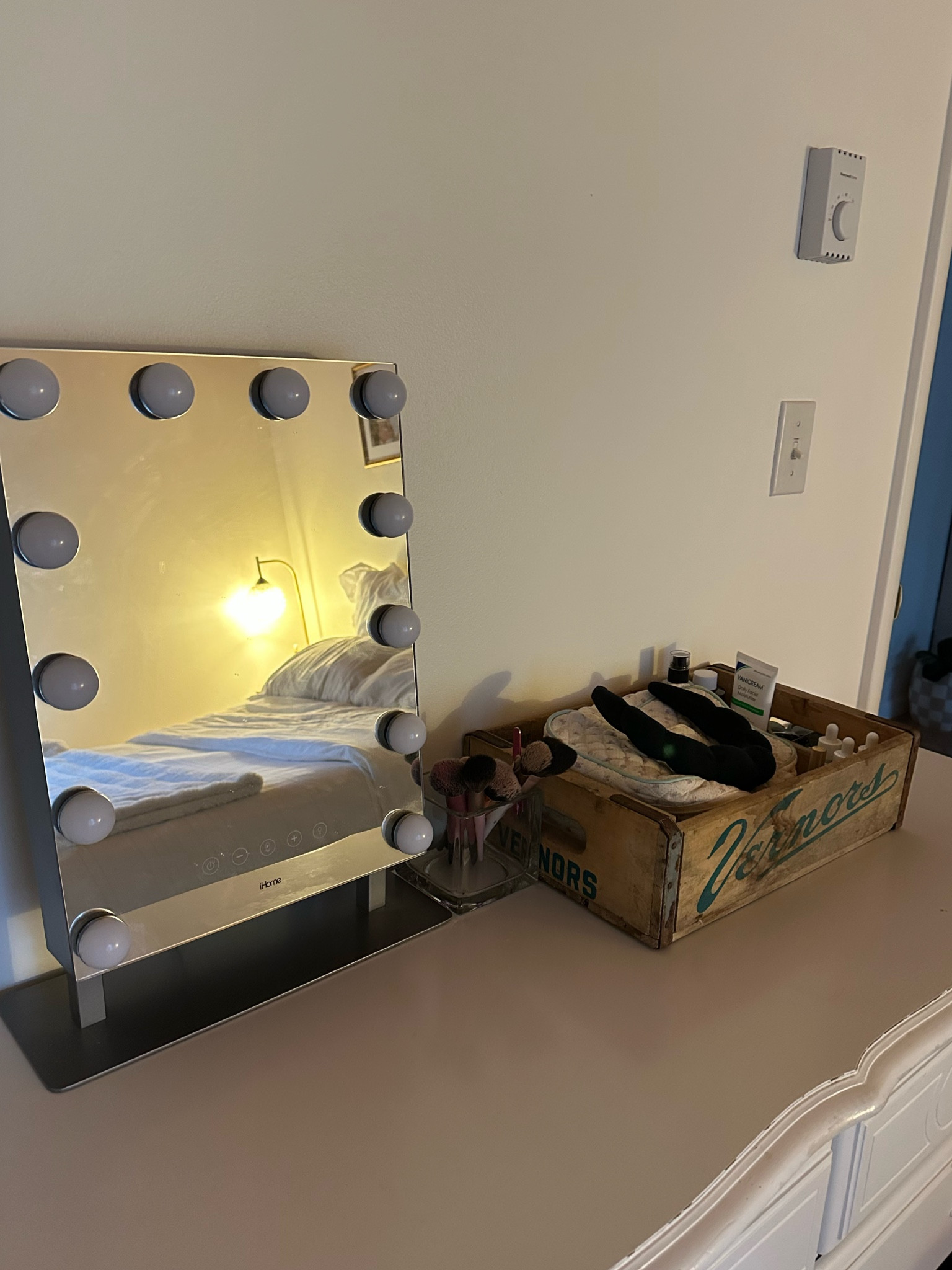 vanity setup 

#LTKGiftGuide #LTKHome #LTKFindsUnder50