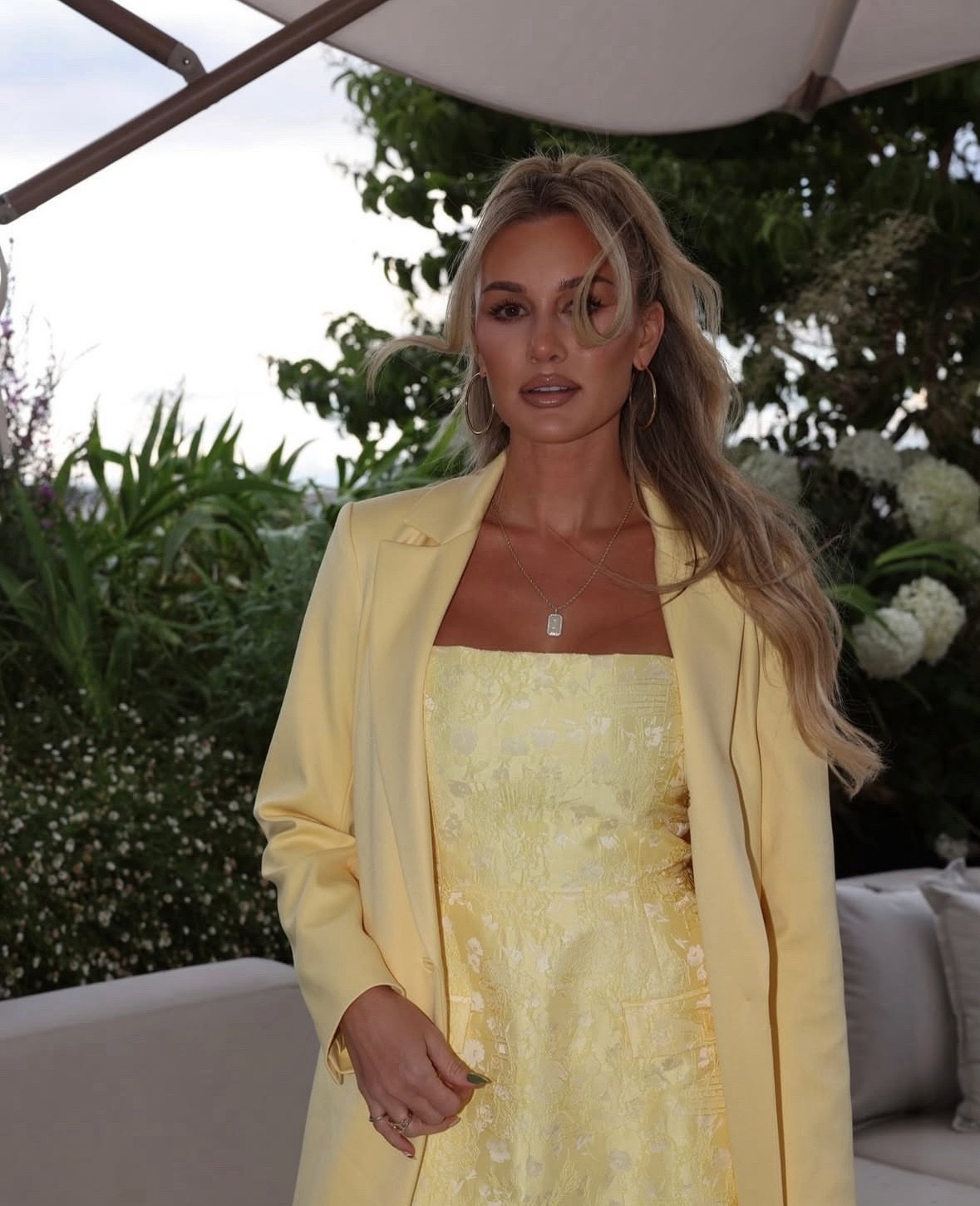 Ootd 💛

#LTKSeasonal #LTKTravel #LTKStyleTip