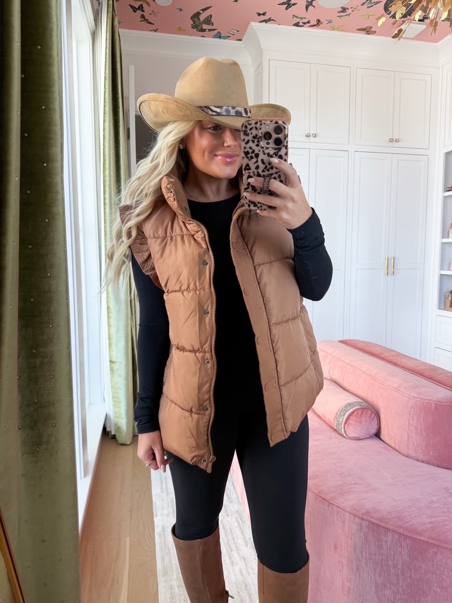 this cowgirl hat is gorgeous @Belk 

 