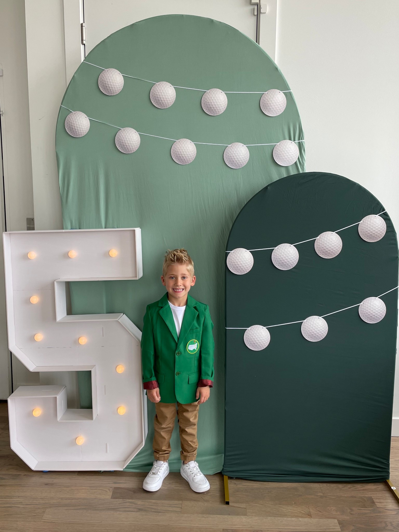 These reusable metal arches take up practically no storage space making it the perfect addition to every party!

#LTKParties