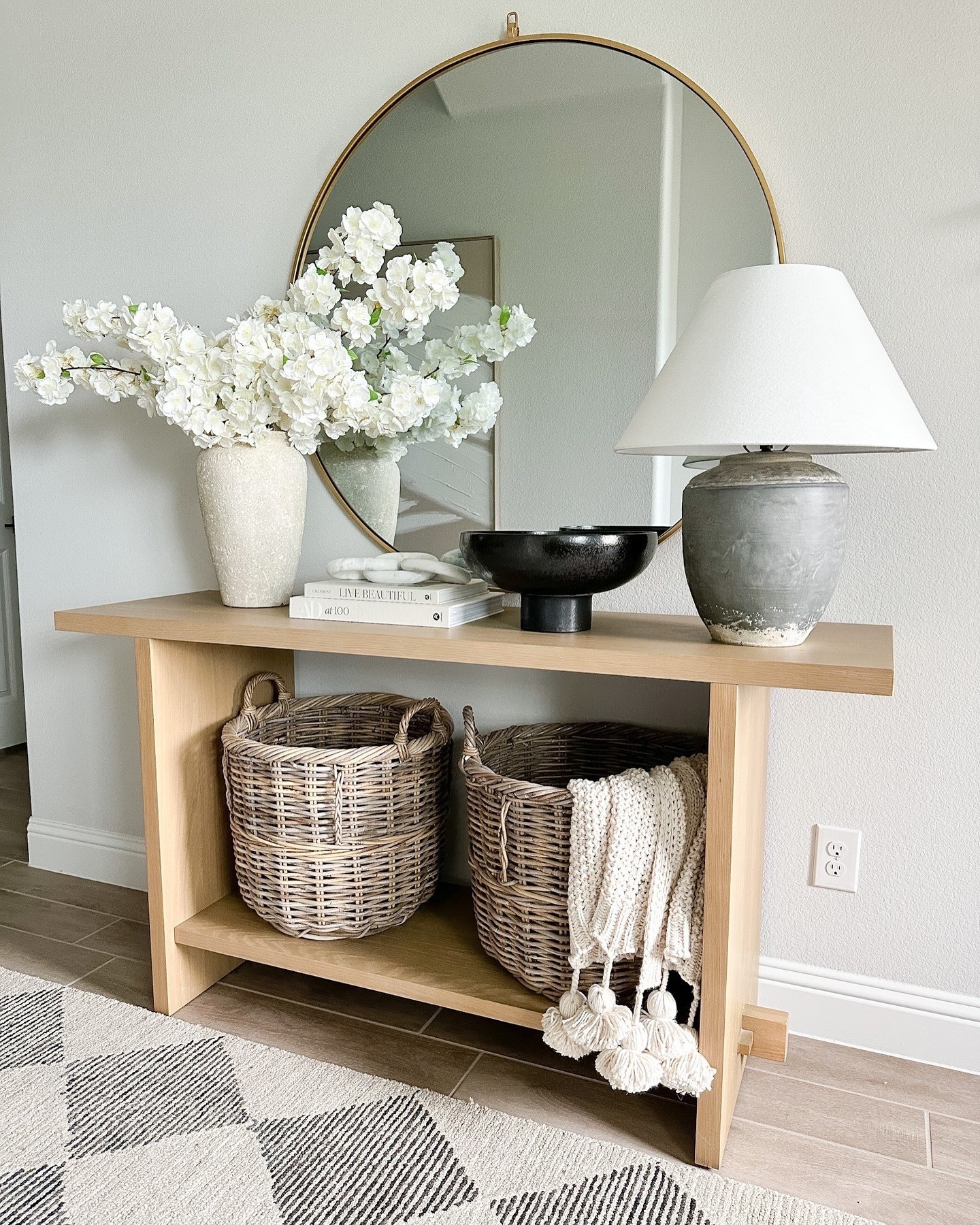 Entryway design inspo✨

#LTKHome #LTKFindsUnder50 #LTKdayinmylife