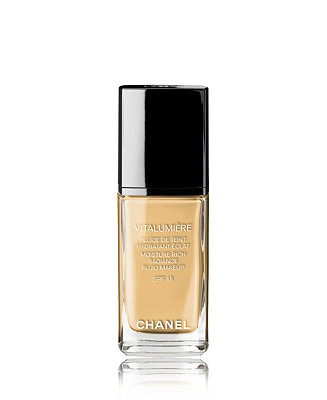 CHANEL VITALUMIÉRE Moisture-Rich Radiance Sunscreen Fluid Makeup Broad Spectrum SPF 15 | Macys (US)