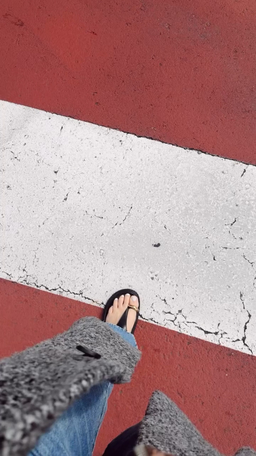 To me, the details are everything. A zipper color, a stripe of red, just the camo, a gold touch somewhere brilliant. I really appreciate details. They are often what makes or breaks a piece and I do appreciate those who do them well. 

#detailsmatter #anotchabove #modrrnmidlifecool #elevateyourmidlife #quietluxury