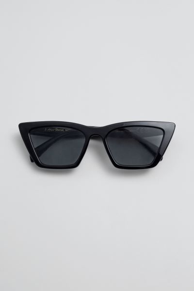 Angular Cat Eye Sunglasses | H&M (UK, MY, IN, SG, PH, TW, HK, KR)