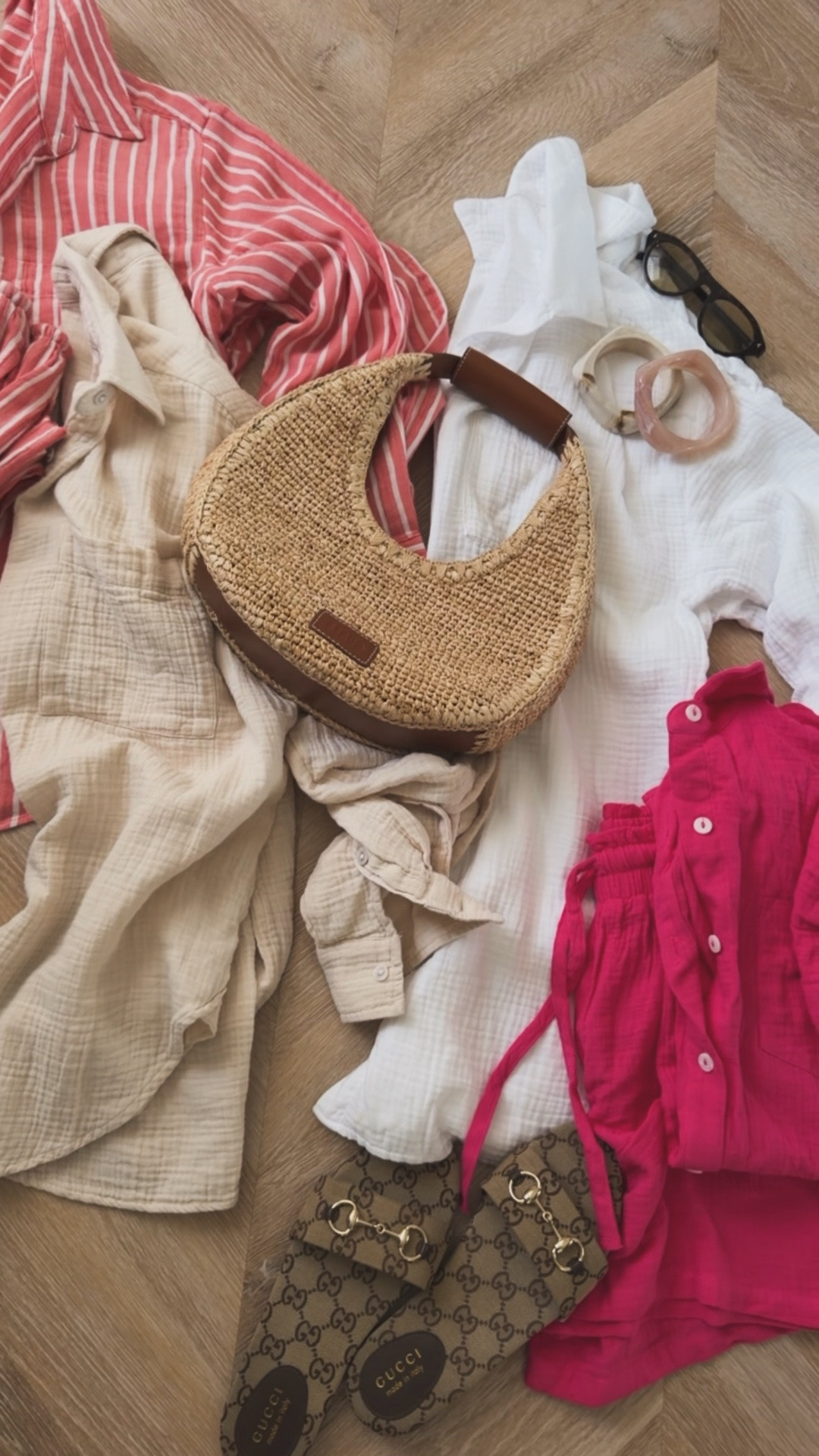 pack with me ✈️
lightweight gauze + linen pieces I wear on repeat- easy sets, breathable, and almost all on sale right now!!✨


Gauze. Summer. Spring style. Linen. Spring outfits. Resort wear. Summer tops

#LTKSeasonal #LTKSaleAlert #LTKgrwm