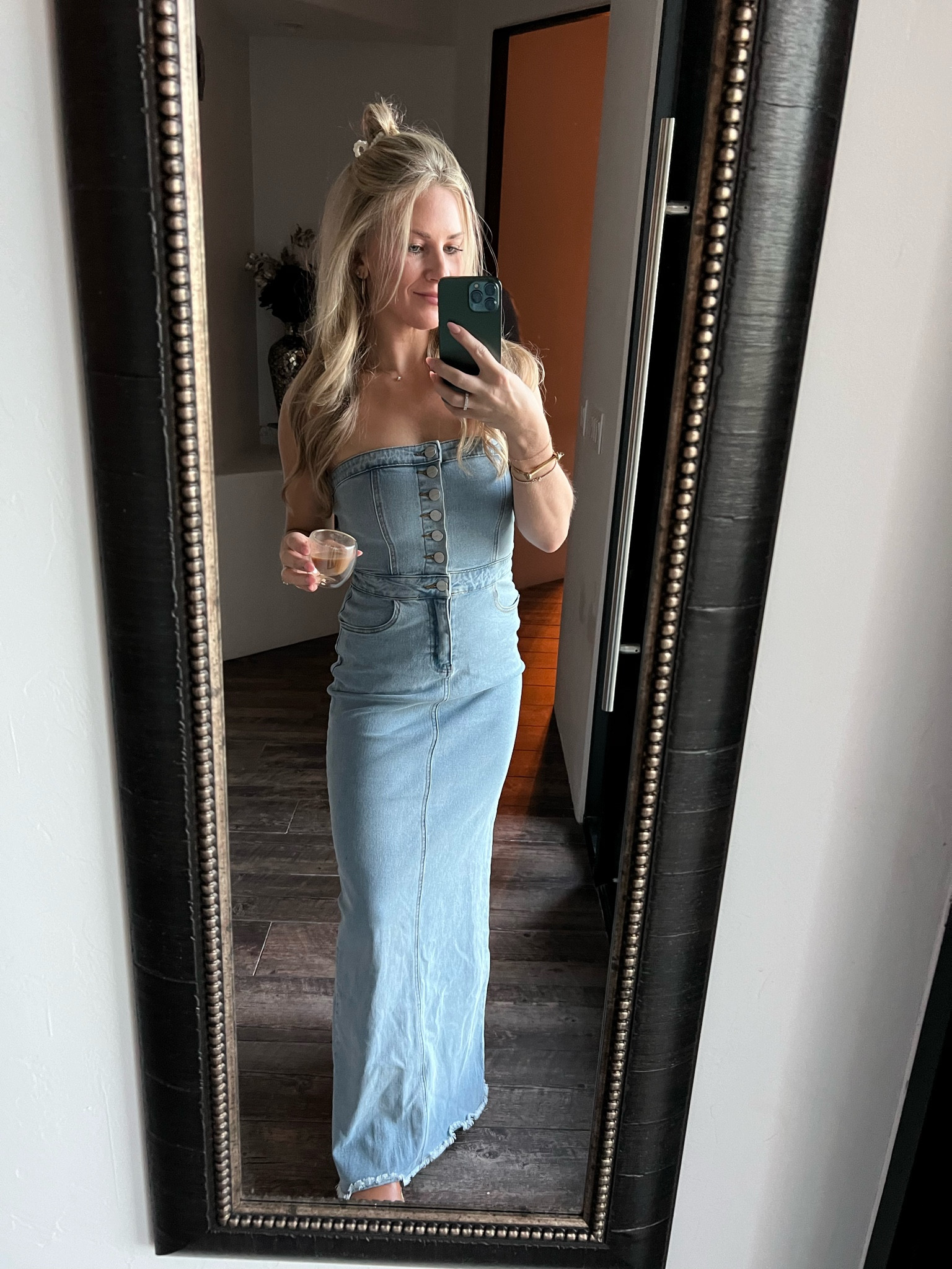 Must have denim dress! Fits like a glove. Material has some stretch to it. 

Sz S





#LTKStyleTip #LTKFindsUnder100