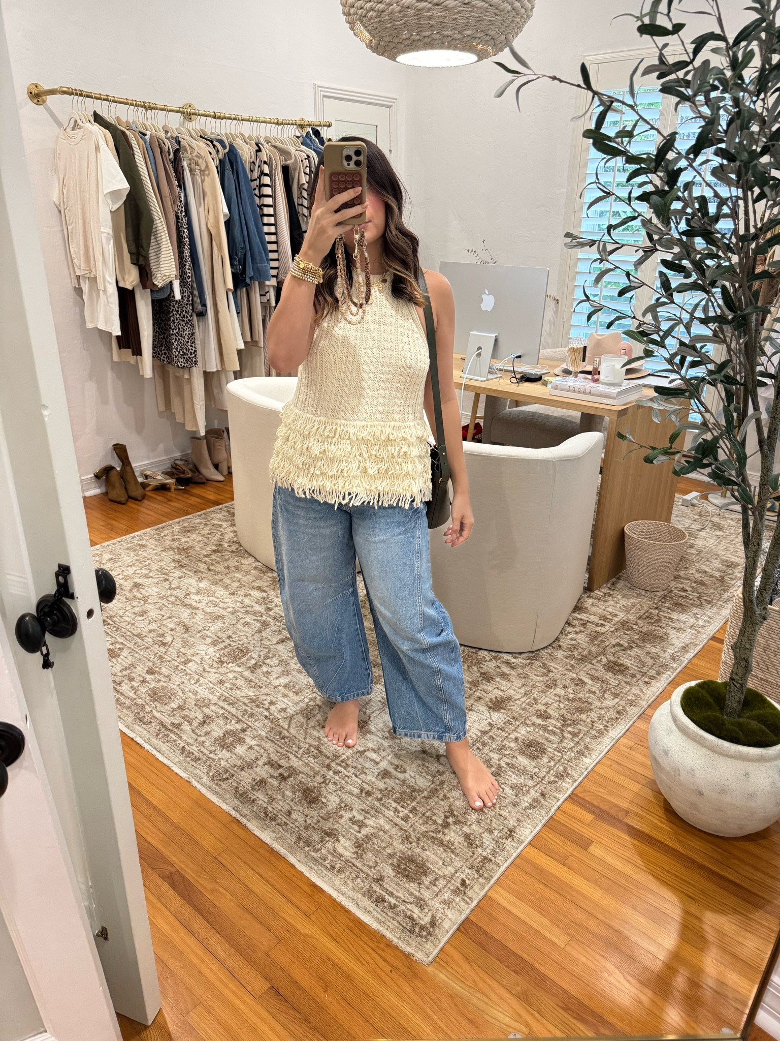 Size medium top size 26 in jeans I sized down 2!

#LTKFindsUnder100 #LTKStyleTip