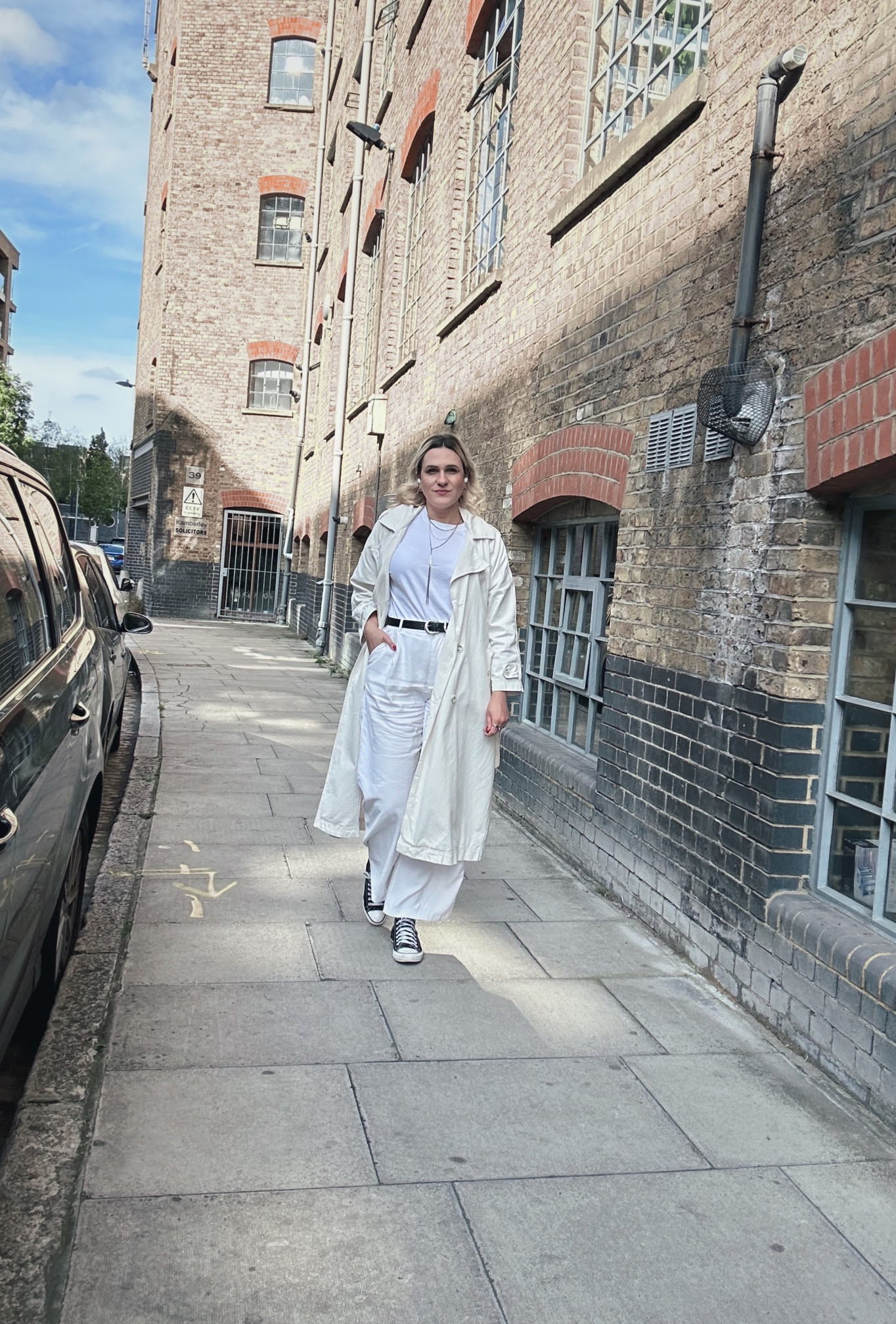 All white with a added touch of spice with black belt and black converses (the ones always with me )
Trousers and trench coat are from Stradivarius and Top from primark ft. Rita Ora.
Unfortunately couldn’t find the trousers anymore, and the trench was only available at ASOS.
Belt is a western style and I don’t remember where I got it from. Só added a few options.

#LTKfindsunder50 #LTKmidsize #LTKSeasonal