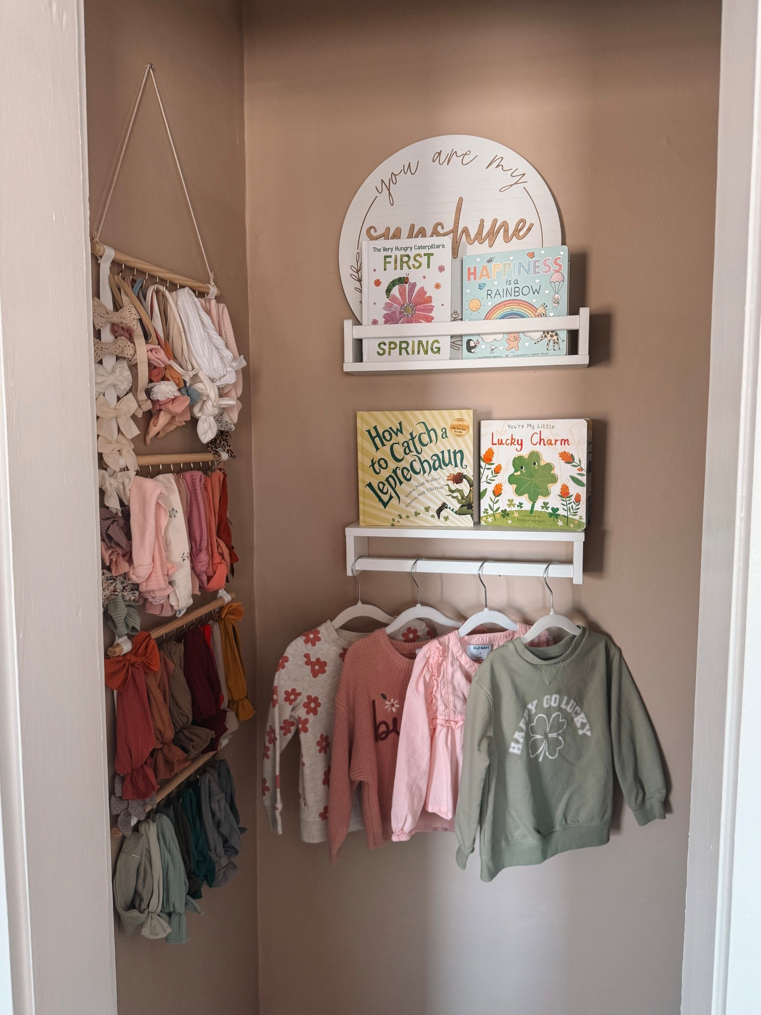 Having this little area to display March books and outfits for my toddler has been such a lifesaver! It makes grabbing books and clothes easy and helps me remember to get use out of the cute seasonal clothes before the season is over☘️

Spring Outfits, Seasonal Outfits, Toddler Fashion, Toddler Style, Toddler Outfits, Toddler Girl, March Books, Picture Books, Baby Room, Nursery, Seasonal Decor, Spring Decor, Spring Books

#LTKmomlife #LTKBaby #LTKKids