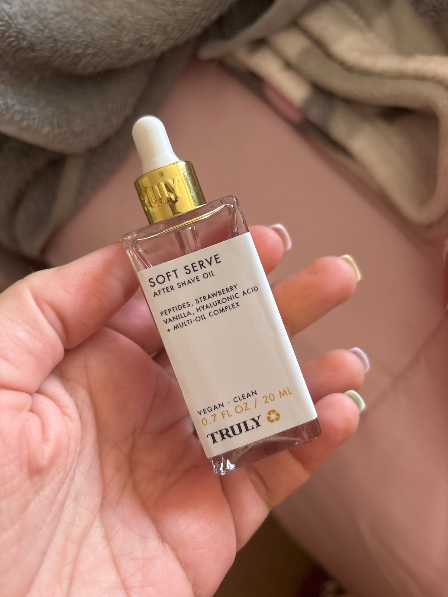 Soft Serve After Shave Oil – Skin Soothing Treatment

A lightweight after-shave oil designed to calm irritation, prevent ingrown hairs and keep skin silky smooth. Perfect for bikini area, legs and underarms.

Benefits
• Reduces razor bumps & redness
• Helps prevent ingrown hairs
• Deep hydration with hyaluronic acid
• Softens and repairs the skin barrier
• Leaves a healthy glow, never greasy

How to use
Apply 2–4 drops onto clean, dry skin right after shaving.
Gently massage until absorbed.
Use daily between shaves to maintain smooth skin.

#LTKmomlife #LTKBeauty #LTKdayinmylife