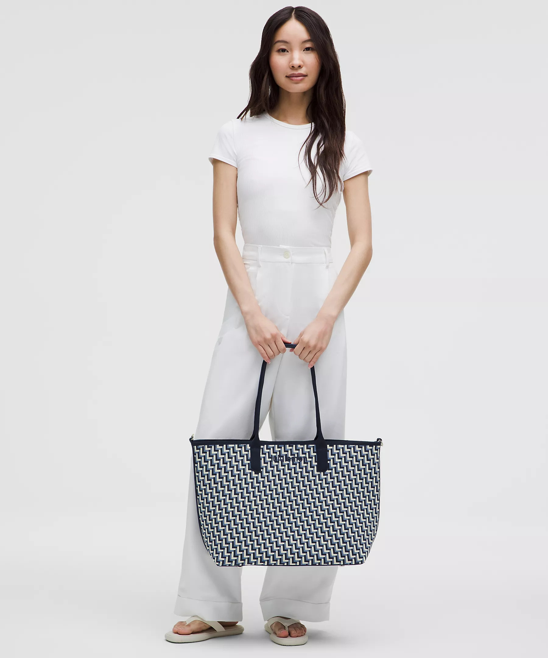 Classic Knit Tote Bag 18L | Lululemon (US)