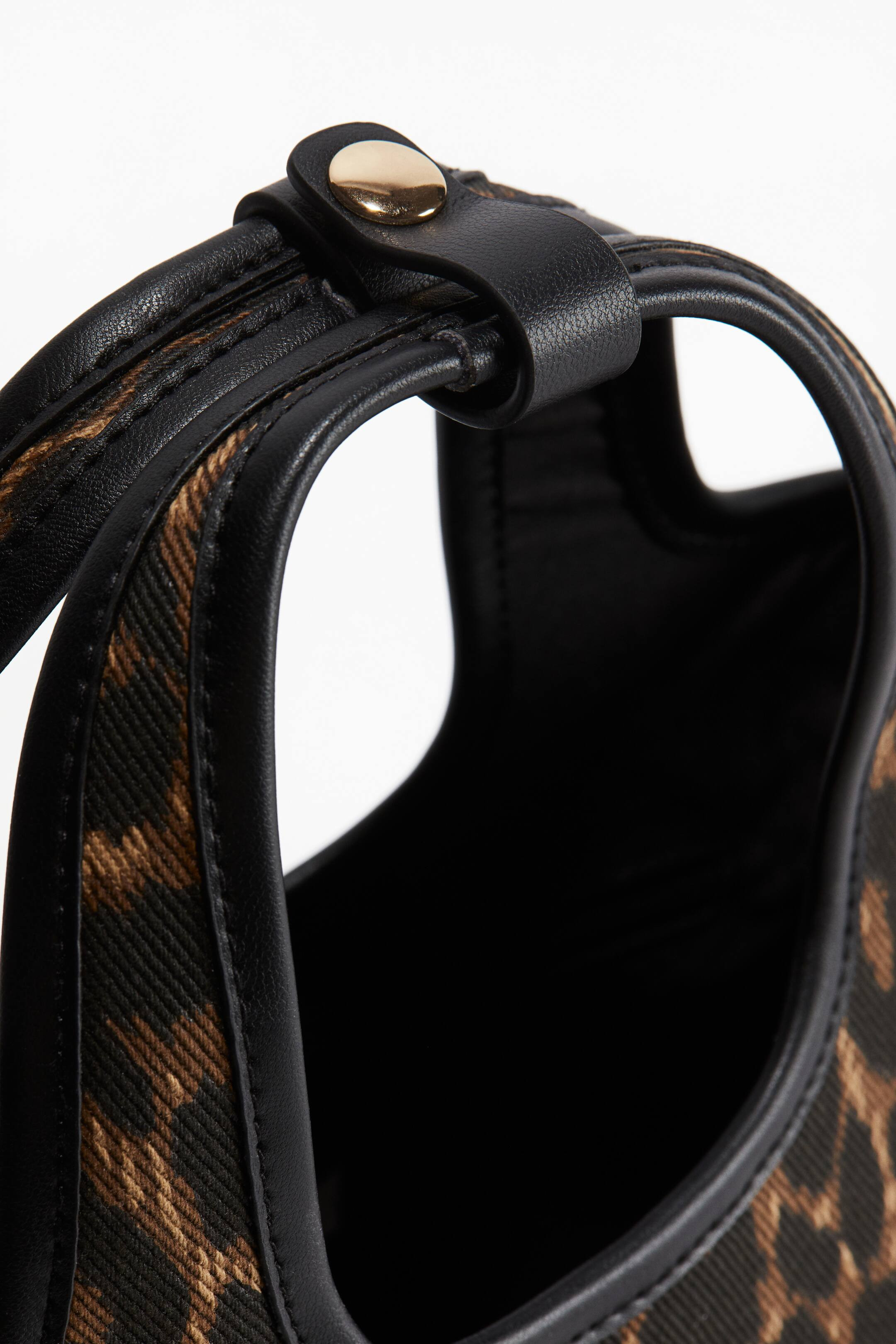 Crossbody bag | H&M (UK, MY, IN, SG, PH, TW, HK)