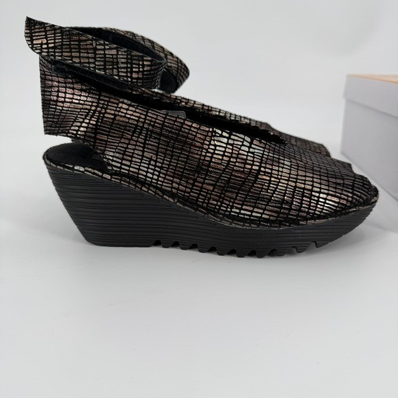 Bernie Mev Mely Wedge Sandals Women 36 Black Print Shimmer New Platform Peep Toe | Poshmark
