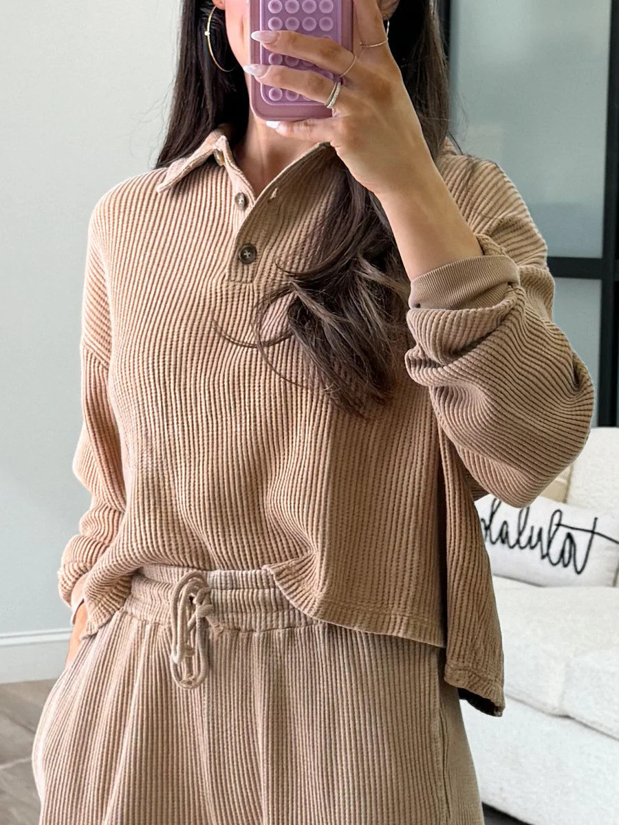 Alta Waffle Collared Henley | Pecan | Talulah