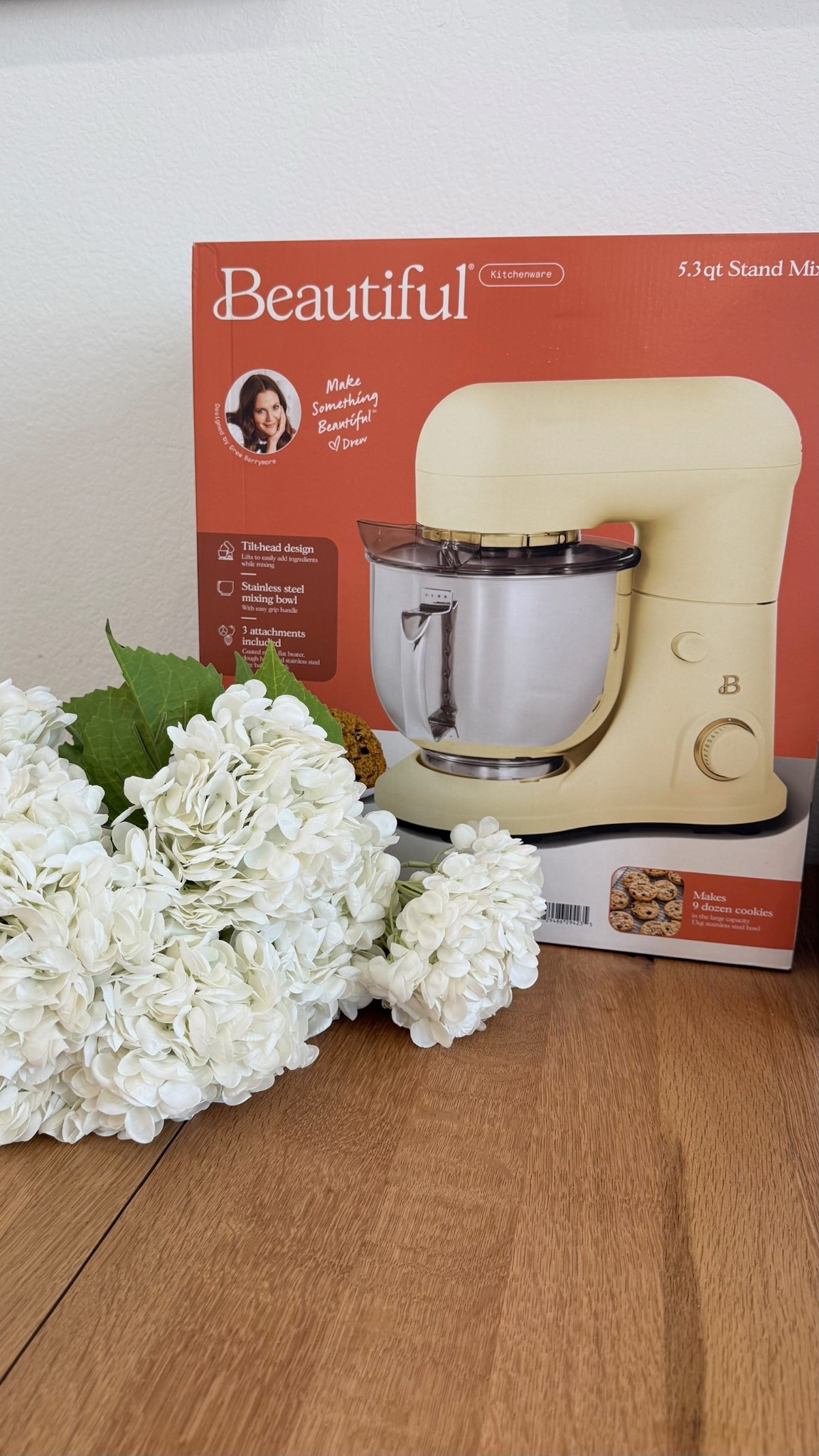 This new color is so gorg 💛

Beautiful collection Walmart drew Barrymore spring mom favorites kitchen 

#LTKSeasonal #LTKmomlife #LTKHome