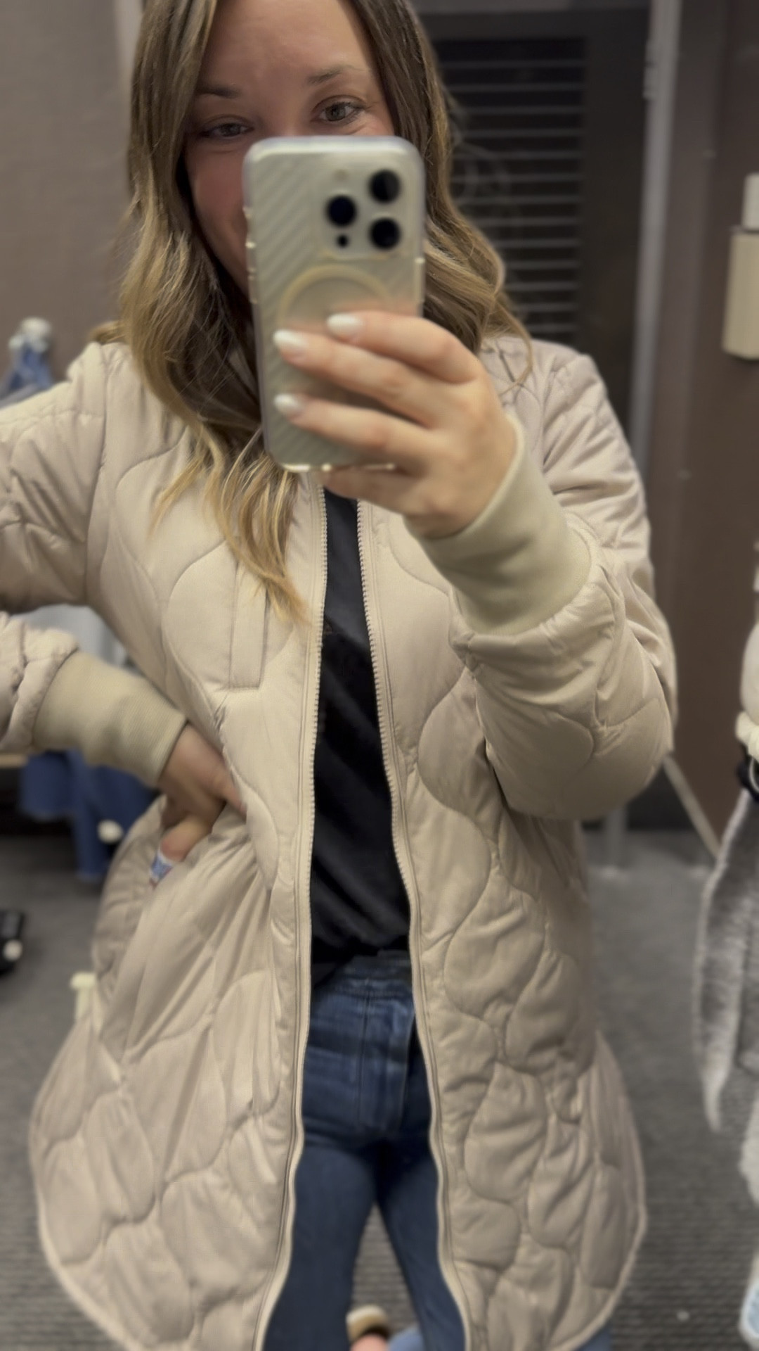 Long jacket neutral tan jacket Nsale Zella quilted jacket fall outfits

#LTKActive #LTKxNSale #LTKStyleTip