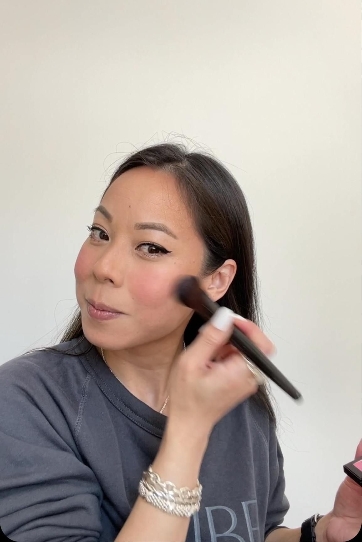 Get ready with me 💋 how I do my makeup now 💁🏻‍♀️ at 39!

A friend recently asked me about a step in my makeup routine, referencing one of my old YouTube videos, when I realized the last time I shared a tutorial on there was more than 8 years ago 🤯 I don’t use nearly as many products as I did back then since my skin is more mature now and will show every layer of it, but I still have a lot of fun with my makeup 🤗 here’s a list of all the products I used:

@oribe Hair Alchemy Fortifying Serum & Gold Lust Nourishing Oil (I didn’t have time to style my hair so this is usually what I’ll do when I let it air dry naturally, which is most of the time!)
@glowrecipe Watermelon Glow Niacinamide Hue Drop as a primer
@urbandecaycosmetics All Nighter Setting Spray and Beached Bronzer in Sunkissed
@tartecosmetics Shape Tape Concealer in Light Medium
@pixibeauty On-the-Glow Blush in Ruby and SuperGlow in NaturaLustre
@lorealusa UnbelievaBrow in Brunette
@itcosmetics Universal Brow Transformer Brush
@lancomeofficial Idole Tint Liquid Eyeshadow in Sunburst as nose & eye highlighter, and Desert Sand to line my lower eyelid, and Monsieur Big Mascara
@lauramercier Translucent Loose Setting Powder, Eyelash Curler, Cheek Colour Brush, and Blush in Strawberry
@anisabeauty Beauty Multi Powder Brush
@charlottetilbury Filmstar Bronze and Glow
@kevynaucoin Contour Brush
@luxiebeauty 182 Rose Gold Nose Perfector Brush
@maccosmeticsusa Liquidlast Eyeliner
@velourbeautyofficial Velour-Xtensions Self-Stick Lash Clusters in Soft & Wispy
@monikablunderbeauty Lipliner in Jessica, and Sweet Talk Lip Oil in Pfirsich

#hautepinkbeauty