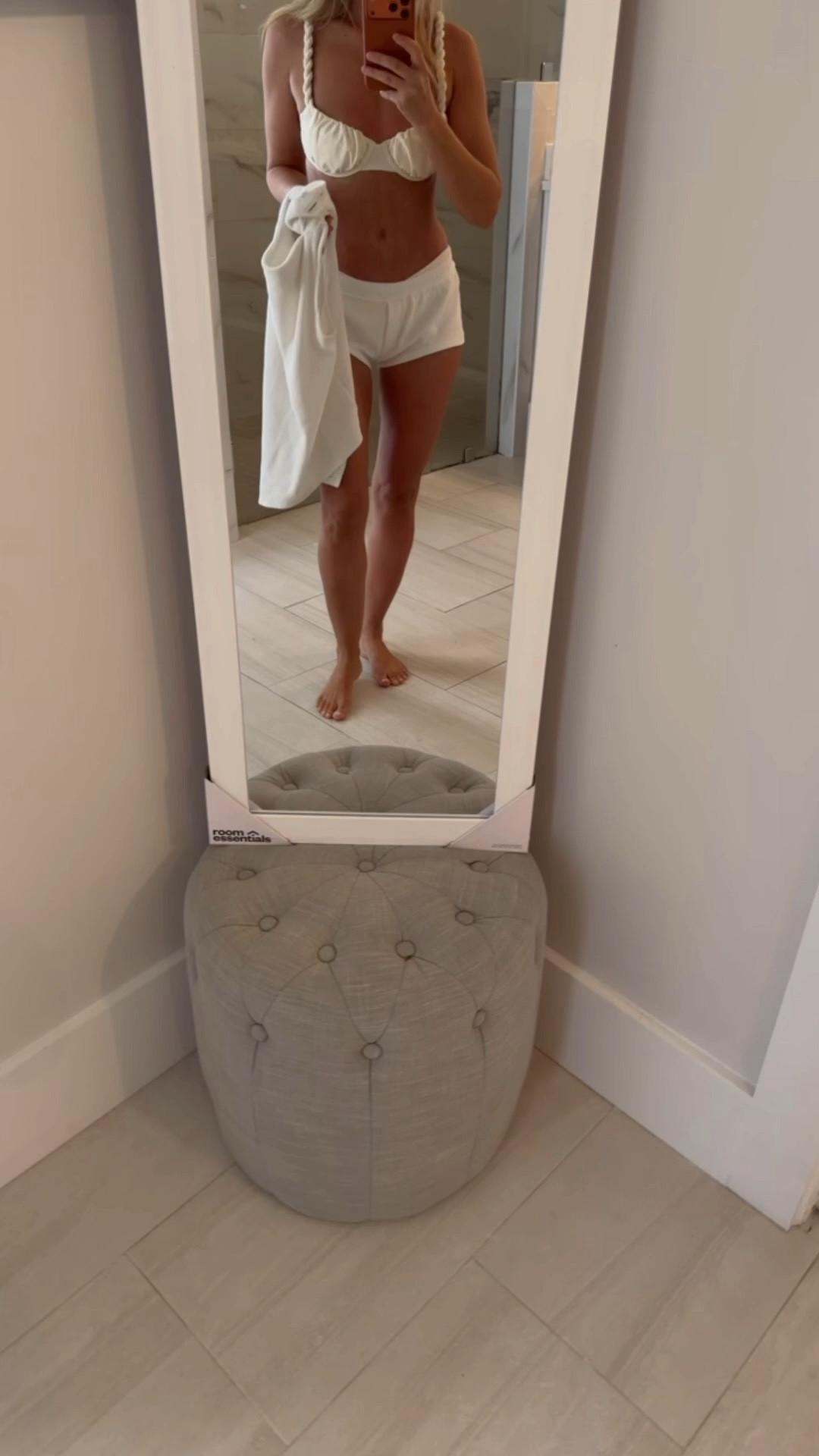 Top Xs 
Shorts small 
Swim top Xs 
Bottom Xs