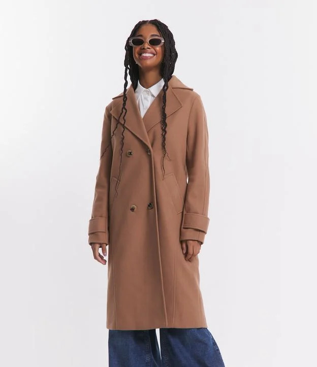 Casaco Longo em Polivelour Trespasse com Botões e Martingales Marrom | Renner (BR)