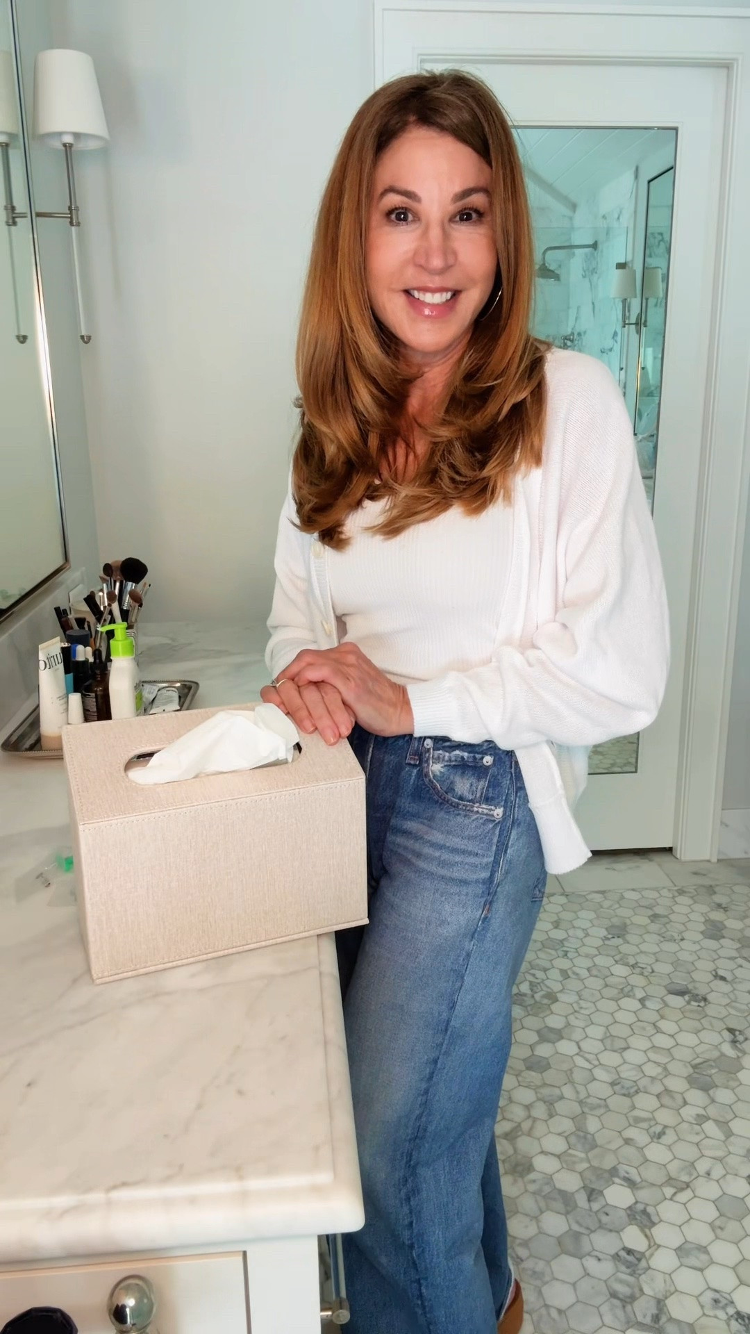 🏡 Weekly Finds: things I'm loving, using, and sharing!

Happy Monday! I’m a big fan of Kleenex hand towels. I have been using these for years on my face,  to wipe down countertops, clean mirrors and so much more.✨

This week’s find is a cover for my Kleenex hand towels so check out today’s reel!😊

Want the link? Just say the word and I'll send it right over! 👇

#professionalorganizer #homeorganization #organizedhome #cozyhome #homebody #organizingtips #declutter #home­refresh #simplifiedliving

#LTKdayinmylife #LTKmorningroutine #LTKHome