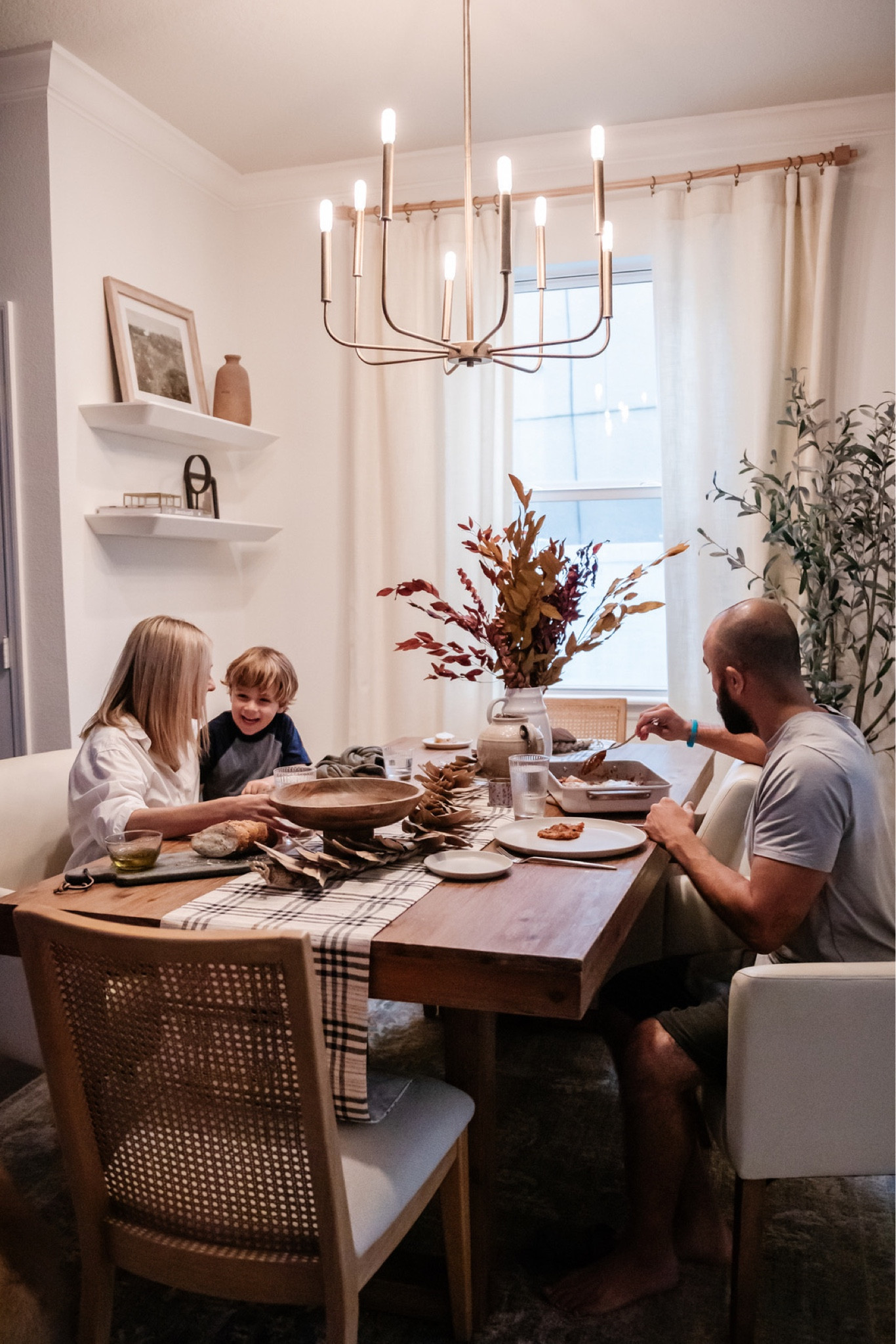 Dining room table decor 🍽️

Dining room decor
Tablescape
Table setting
Place setting
Dining room table
Dining room shelves
Shelf styling
Dinnerware
Dinner essentials
Table runner
Dinner plates
Pitcher

#LTKhome #LTKSeasonal #LTKFind