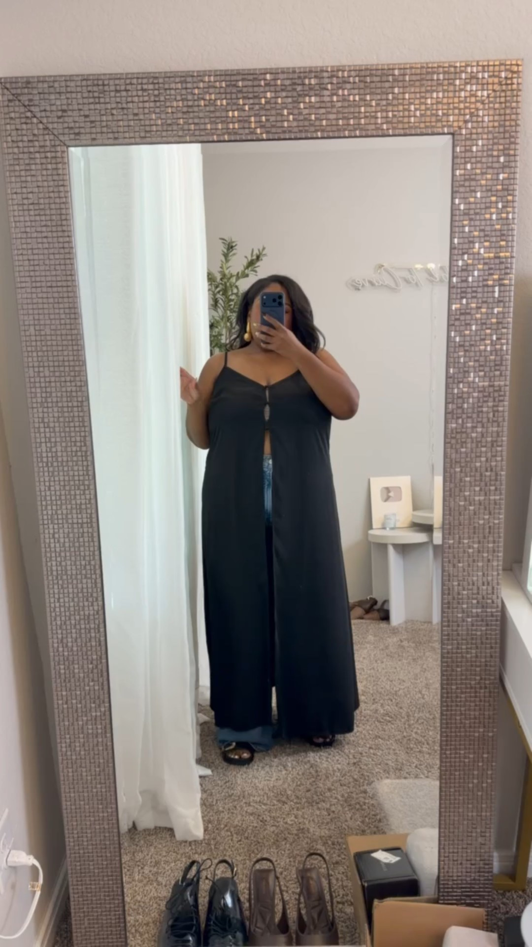 ✨ Plus Size Summer Outfit Idea

You guys loved this @Eloquii Open front tank duster last year and now it’s restocked right in time for the summer.
Sizing: I’m wearing a size 22.