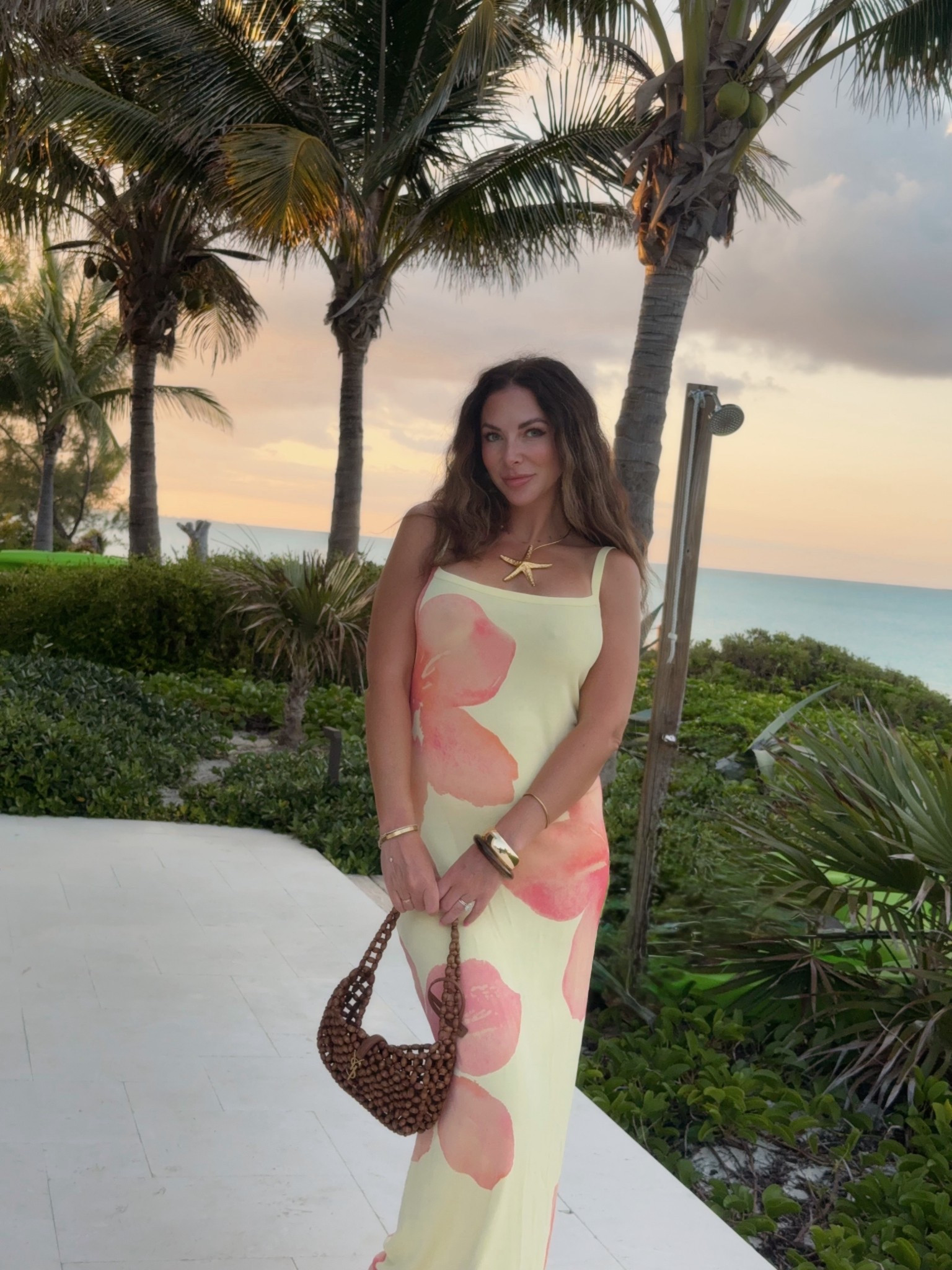 Bahamas outfit deets 

Dress in M
Designer bag membership GBCLARK