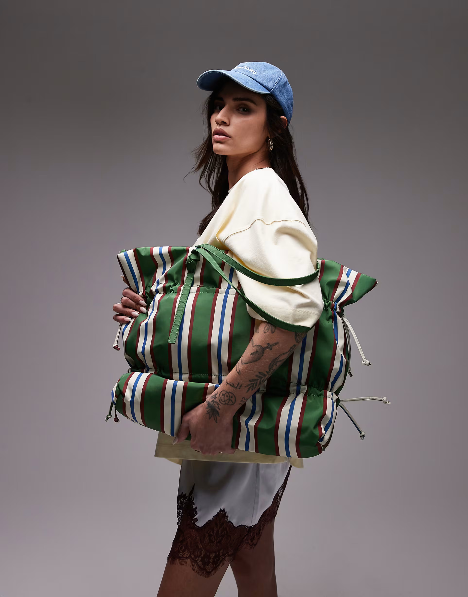 Topshop - Tino - Cabas froncé à rayures en nylon - Vert | ASOS | ASOS (Global)