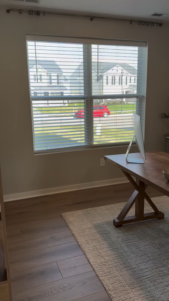 Las cortinas correctas literalmente cambian todo el ambiente del cuarto 🤍

Detalles👇

Liz Linen Drape Pleated
Color: Oak Dim Gray 1908-10
Header style: Triple Pleat
Width: 50 inches 
Height: 92 inches 
Lining: same color liner
Manley shape: Yes 
Tied back: No 
Panel quantity: 2 

📍La altura de mi pared es 8 pies
 Medidas de mi ventana: 
70 1/4 ancho x 61 alto

.
.
.
.
.
.
#fyp #parati #homedecor #interiores #antesydespués