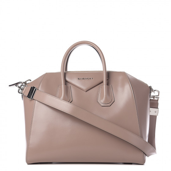 GIVENCHY

Shiny Lord Calfskin Medium Antigona Taupe


45 | Fashionphile