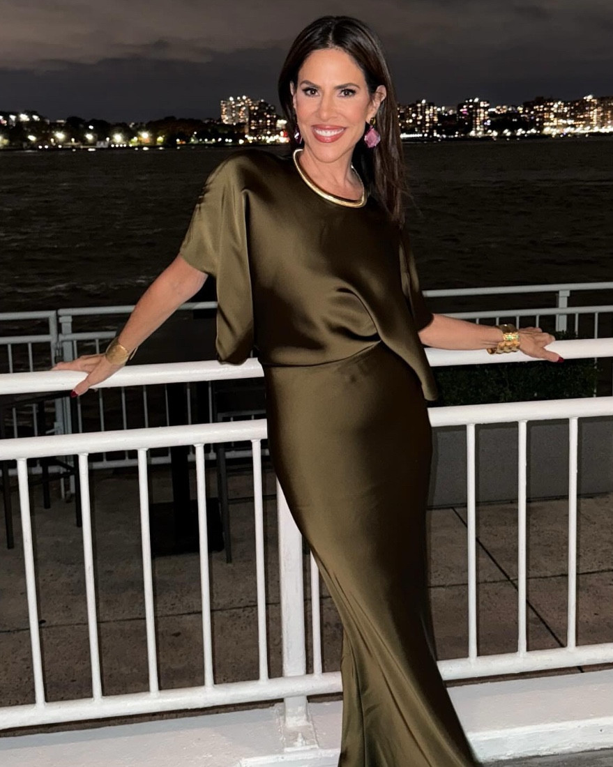 When elegance speaks softly but leaves a mark. 
Jen looked so beautiful in this olive moment  
A draped olive satin moment that’s as timeless as it is modern. Add a little purple accent and your wow is complete. 💚💚💜💚💚
#StyledByLeahHalpern #LTKEvening #ElegantNotExtra

#LTKOver40 #LTKWedding #LTKStyleTip