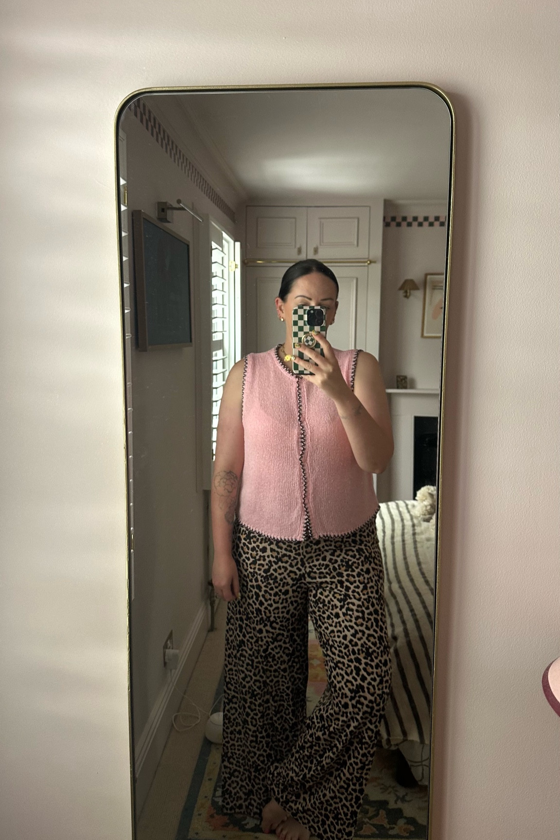 Sassy Saturday vibes only! 

I'm feeling like a wild child in my new pink knitted vest and leopard trousers combo Anyone else loving this bold and playful combo? 

#LTKeurope #LTKmidsize