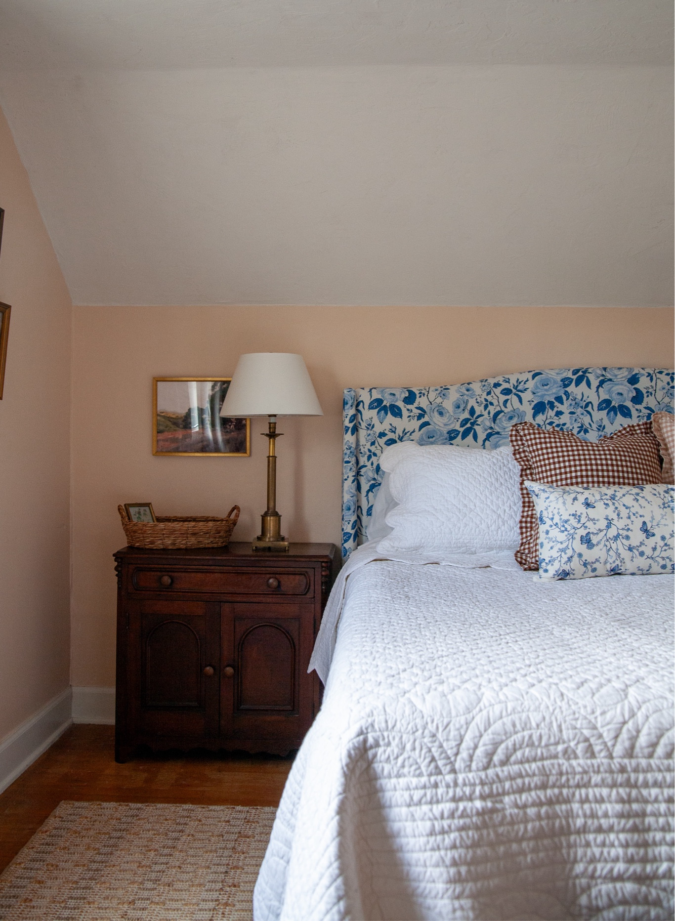 Finally shared a blog post about the changes and sources in my bedroom, including my favorite blue floral headboard, and all the pillows I’ve tried and loved. Also linking a bunch of similar vintage rugs to the ones I have layered on my jute one!