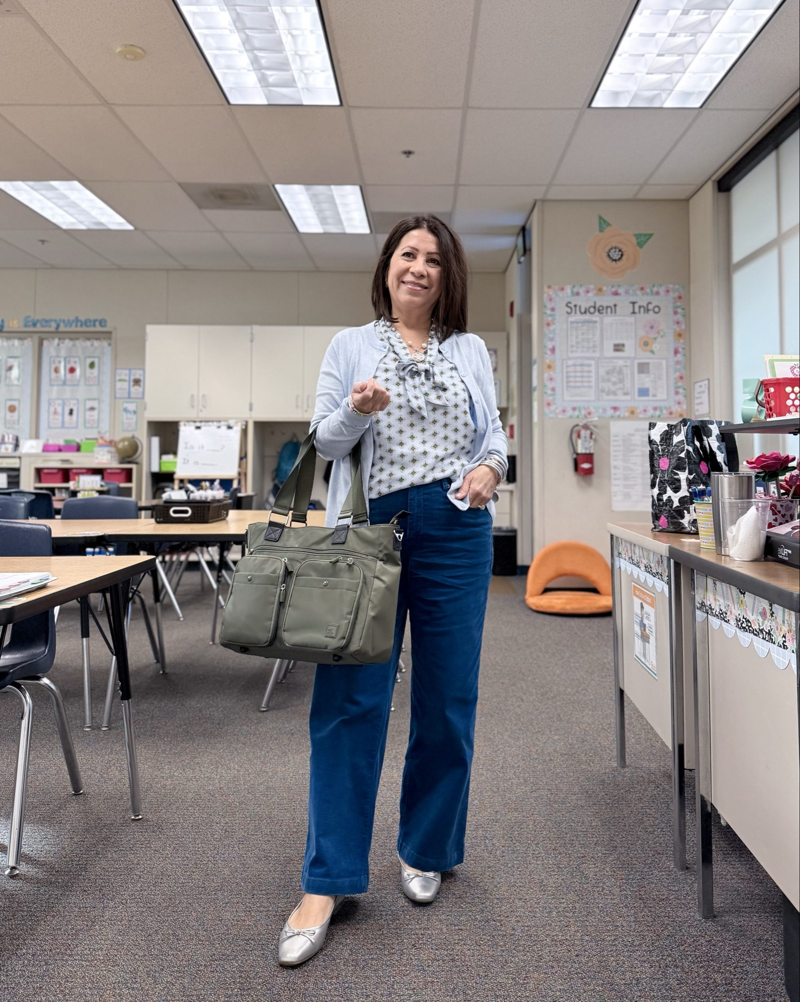 Teacher outfit idea ✏️🍏


When you often buy pieces in similar colors they eventually start matching each other. Wearing vintage pieces with a pair of pants I purchased during the holidays 💙🩵

Even received compliments from coworkers I rarely hear from 🤭


blue hues | light blue cardigan | bright blue pants | vintage J. Crew sweater | J.Crew Factory | vintage LOFT blouse | Baublebar | Jane Win coin necklace | petite workwear | teacher fashion | teacher outfits 

#LTKWorkwear #LTKootd #LTKPetite
