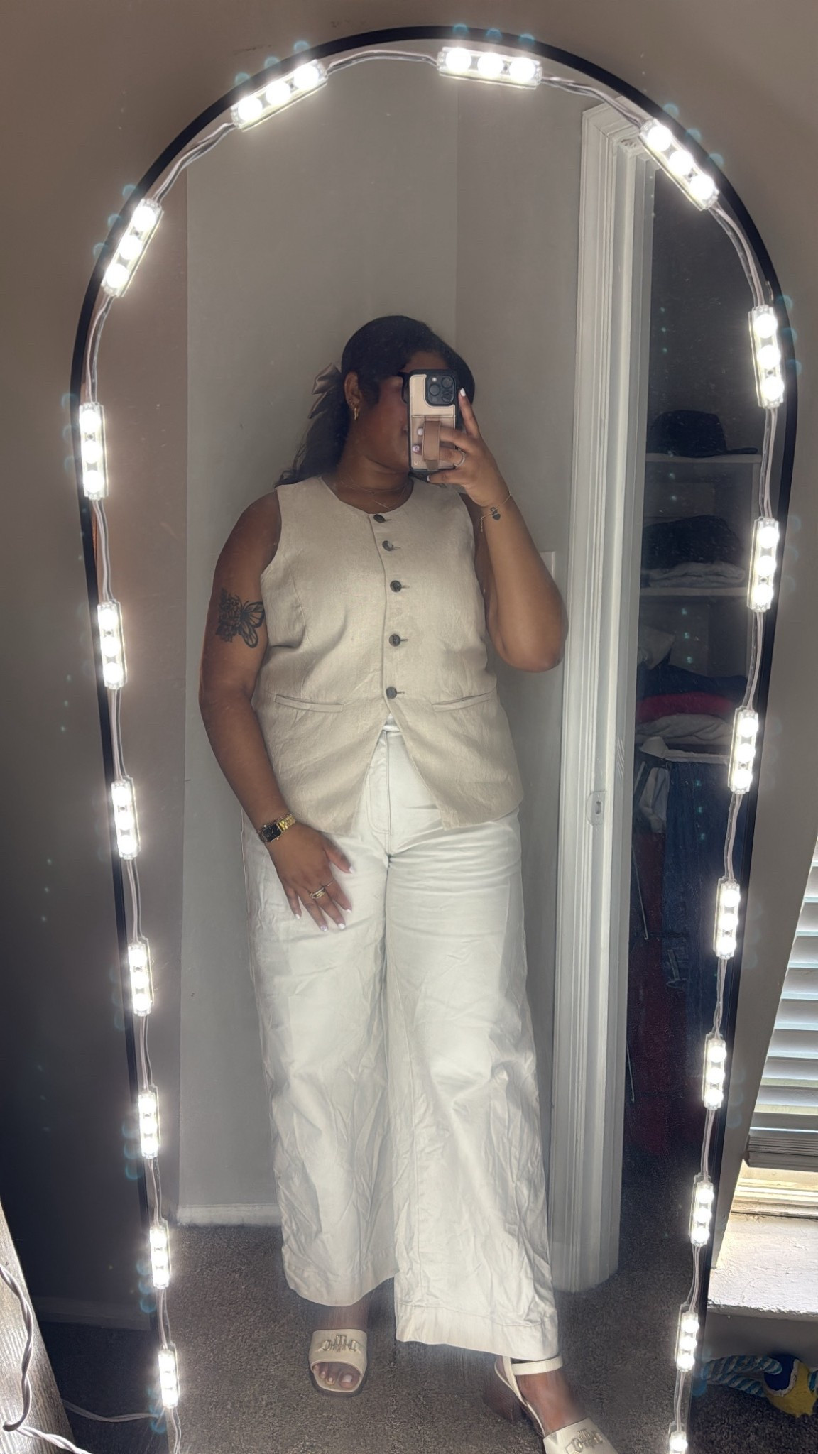 Monday morning neutrals 🤍✨ Starting the week off polished and comfy in this linen vest + wide-leg pant combo. Easy, minimal, and work-appropriate! #WorkwearInspo #NeutralOutfit #LinenLook #LTKCurves #OfficeStyle #MondayOOTD #EffortlessChic

#LTKStyleTip #LTKWorkwear #LTKShoeCrush