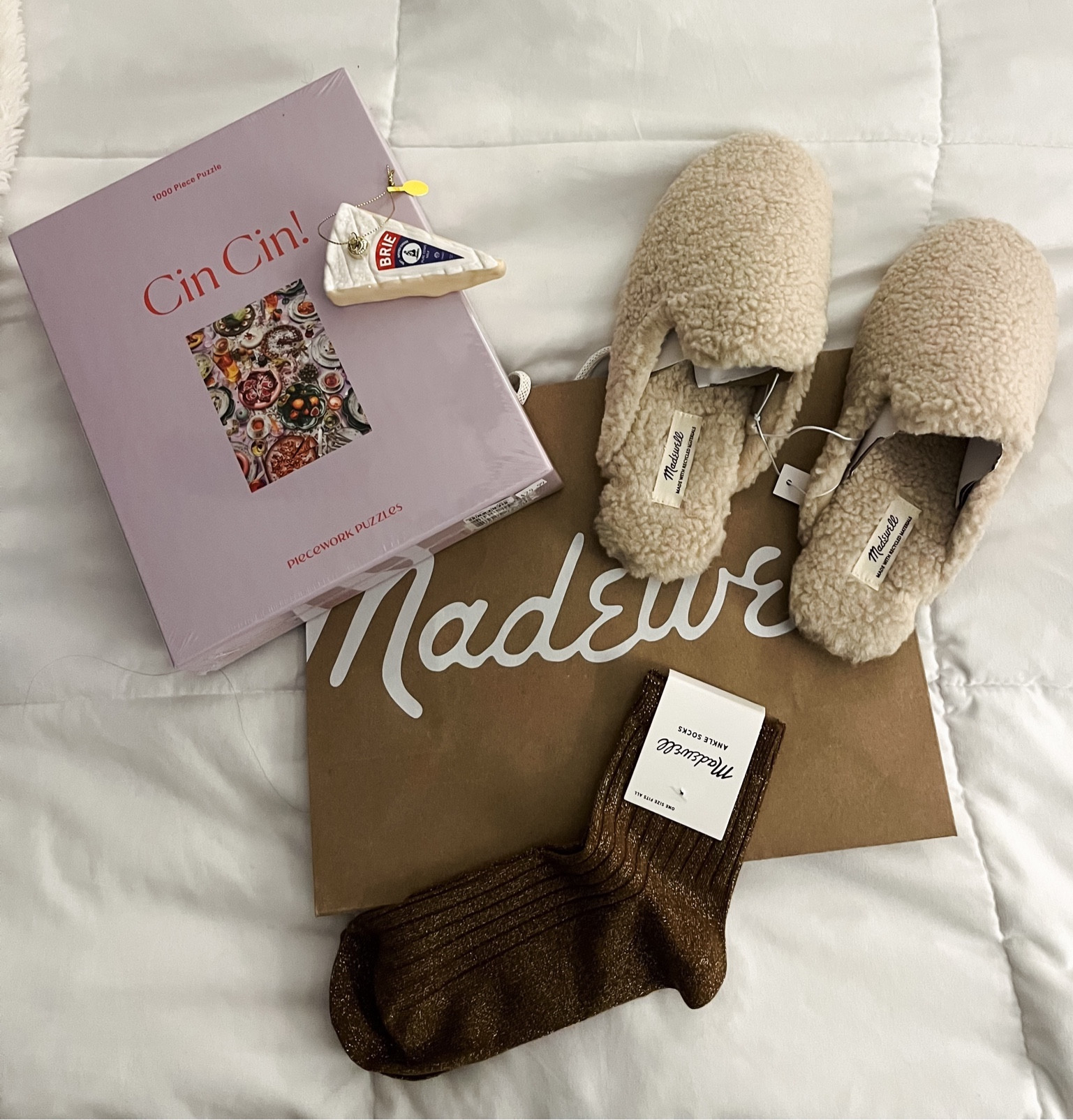 The most perfect gift haul for the gals 

Gifts, holiday, girl, home, puzzle, sparkly, Sherpa

#LTKGiftGuide #LTKfindsunder50 #LTKsalealert