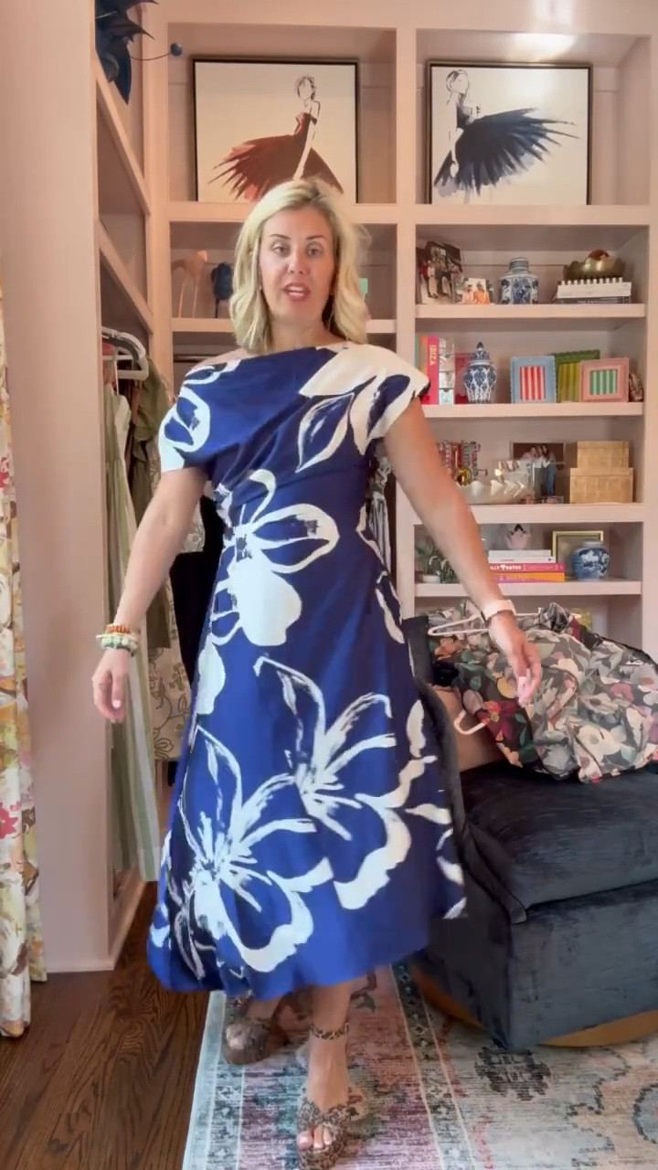 What an easy to wear and flattering dress!! I’m loving this one! I’m in a small dress and 8 heels tts.

#LTKdayinmylife #LTKOver40 #LTKPetite