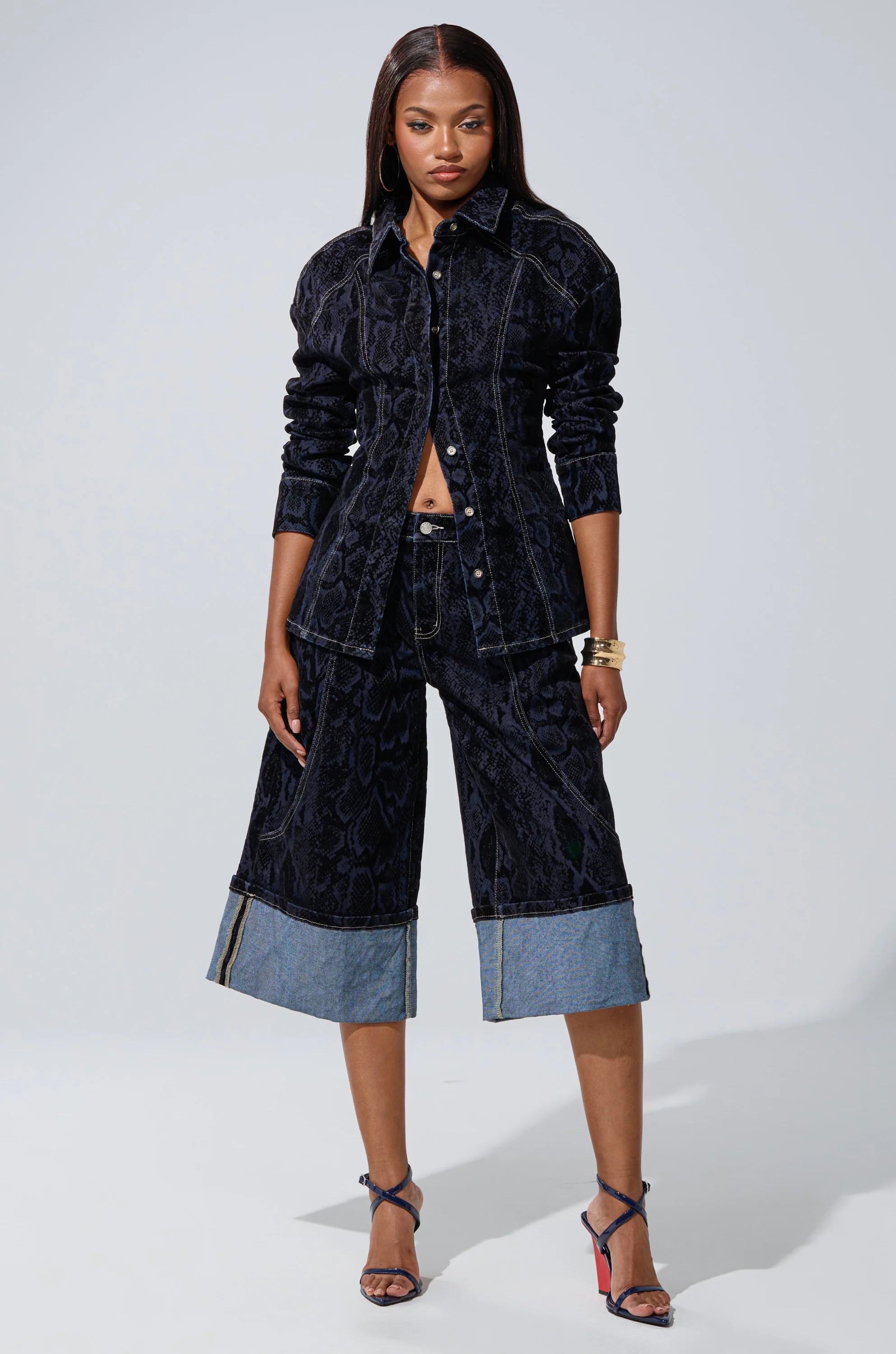 FEELS LIKE MONEY DENIM BERMUDA SHORT | AKIRA