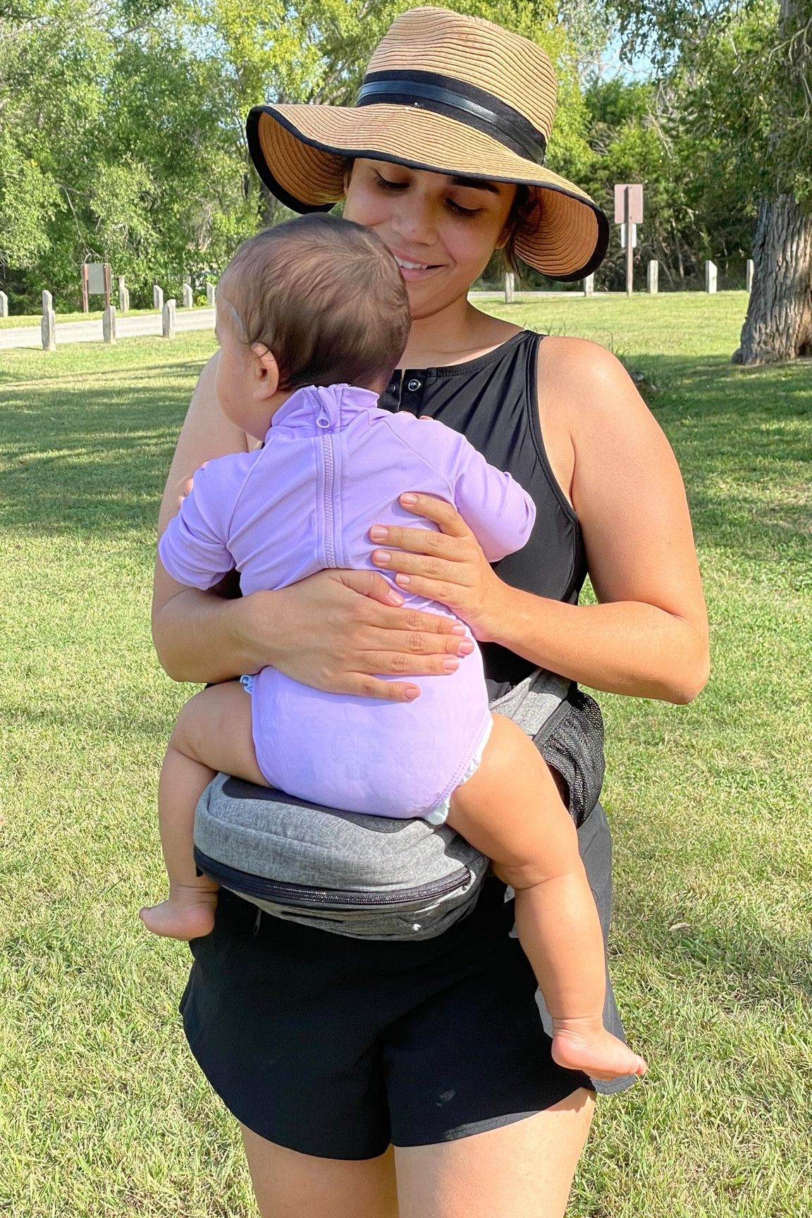 Exploring the world with my kids 🤝 @tushbaby 

Use code RAISINGTORRES for 15% off your purchase ✨ #tushtribe #tushbaby #ambassador