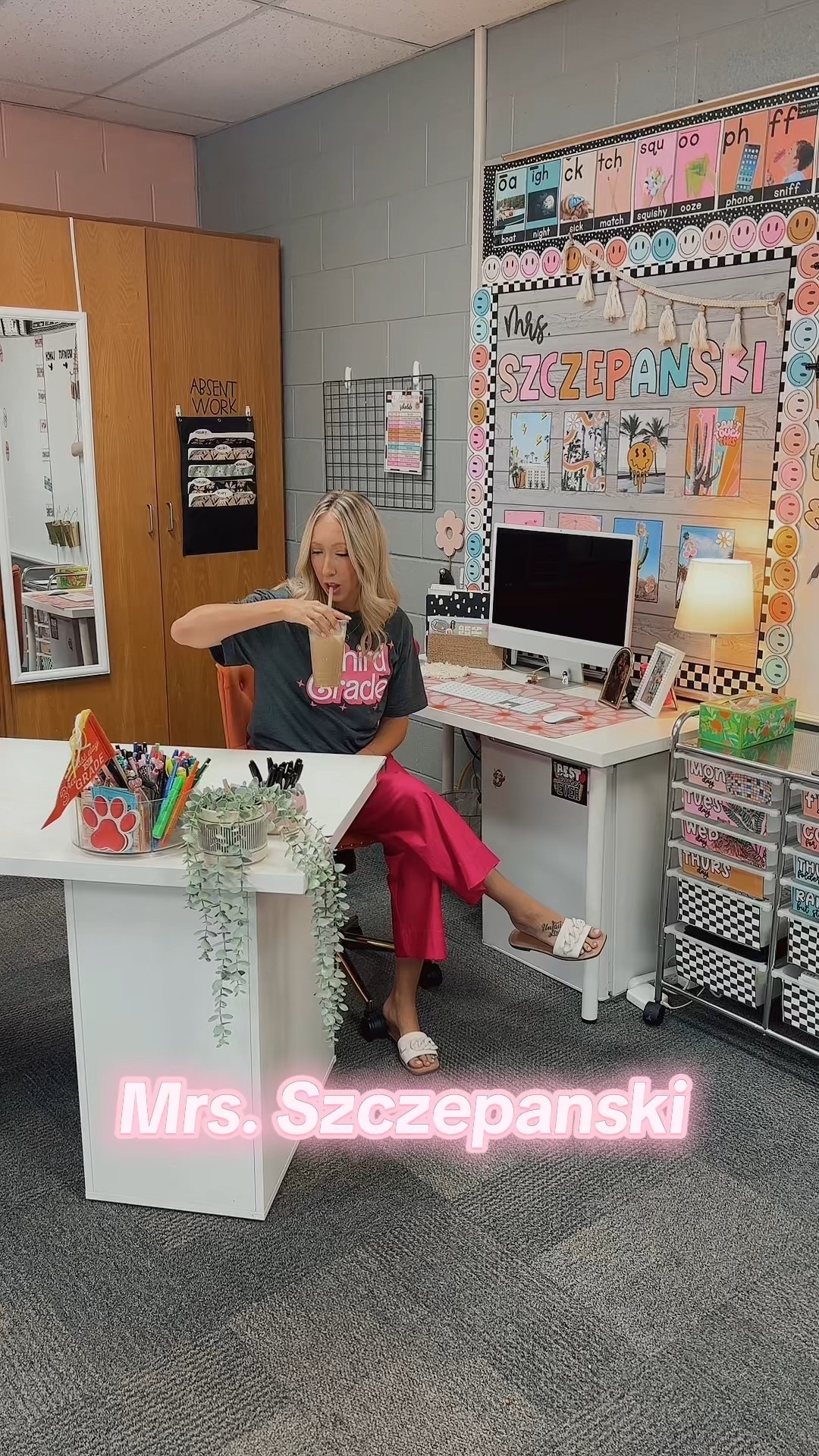 Teacher Barbie outfits 💕