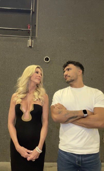 Joan's Men Tell All look. 🖤 

 

#LTKSeasonal #LTKStyleTip