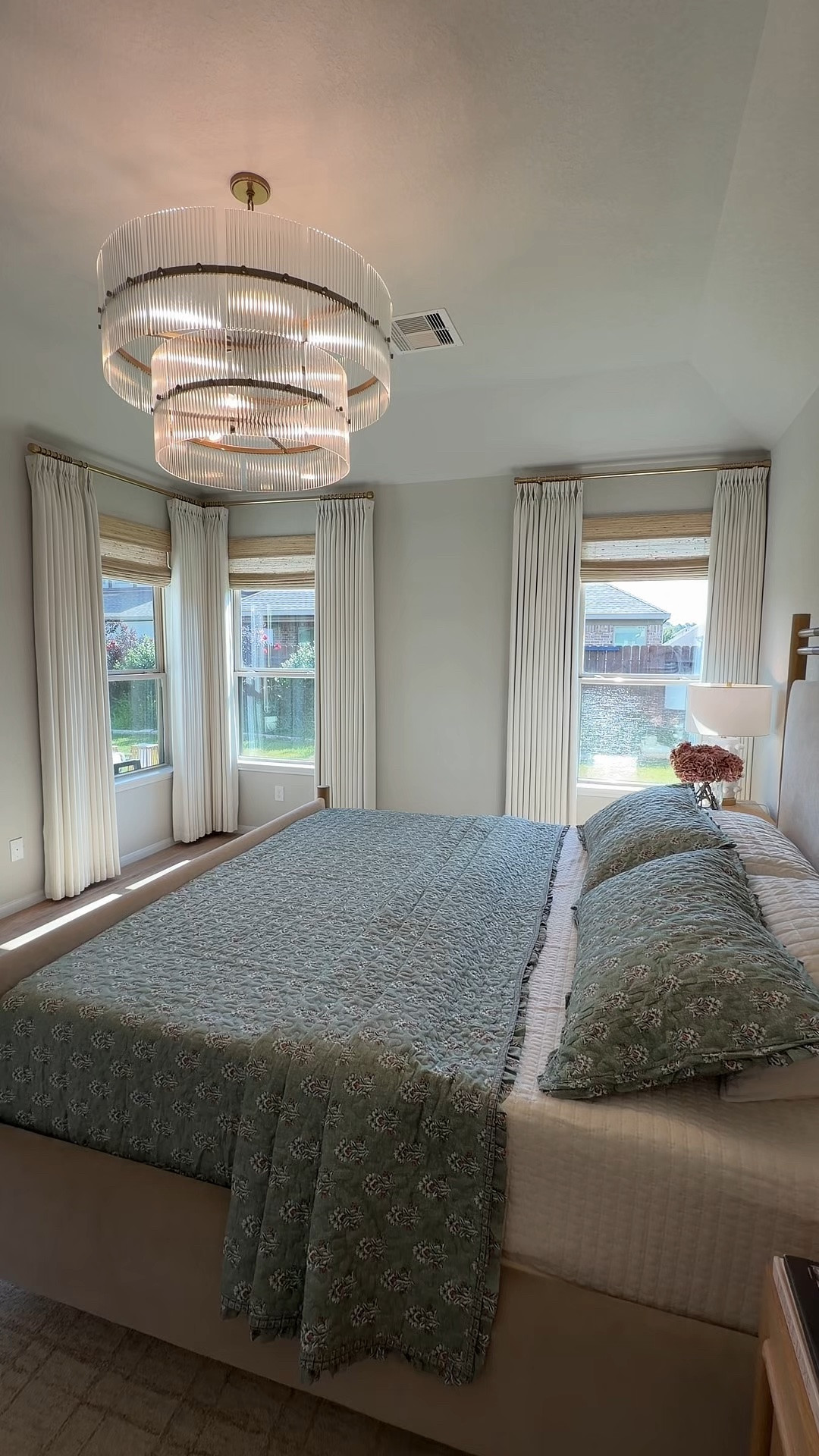 looks like pottery barn, but receipt says Amazon

#LTKHome #LTKSaleAlert