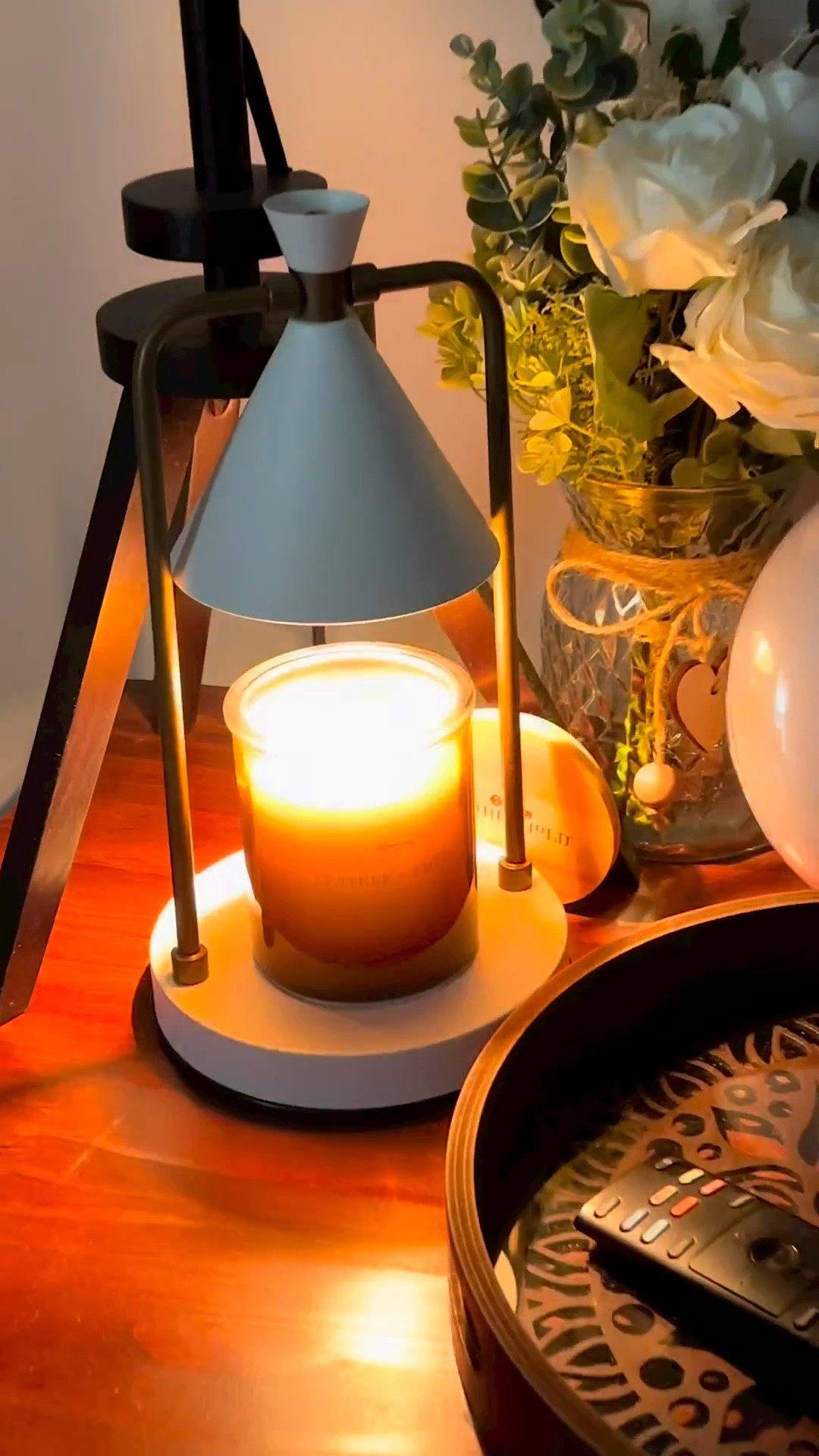 I am obsessed with this candle warming lamp! It’s giving me all the feels! 

#LTKFind #LTKunder50 #LTKhome