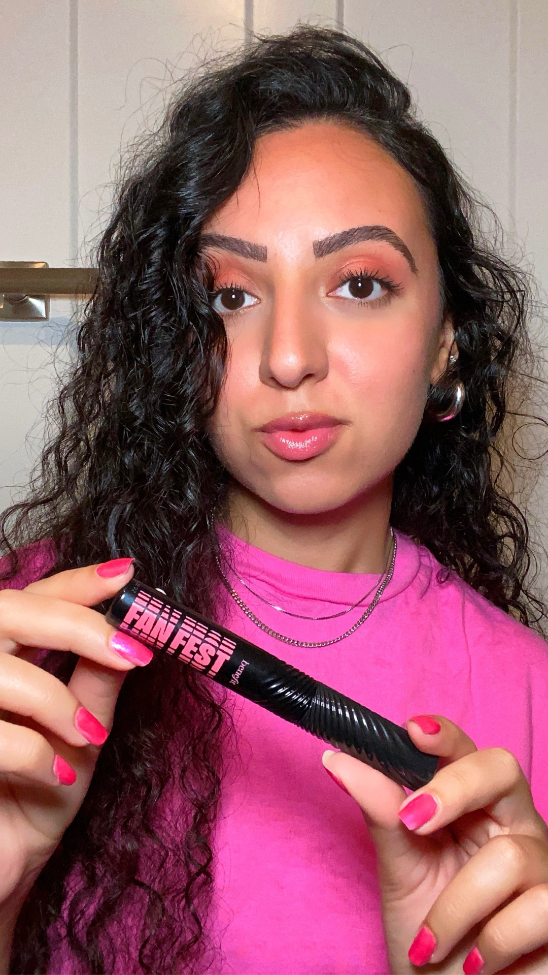 Try Benefit Fan Fest mascara with me 💗
.
They didn’t lie when they said the Full-Flex Fiber Brush lifts root-to-tip and reaches corner-to-corner 💗
.
🔖 Subscribe to my LTK for more

#LTKBeauty #LTKStyleTip #LTKFindsUnder50