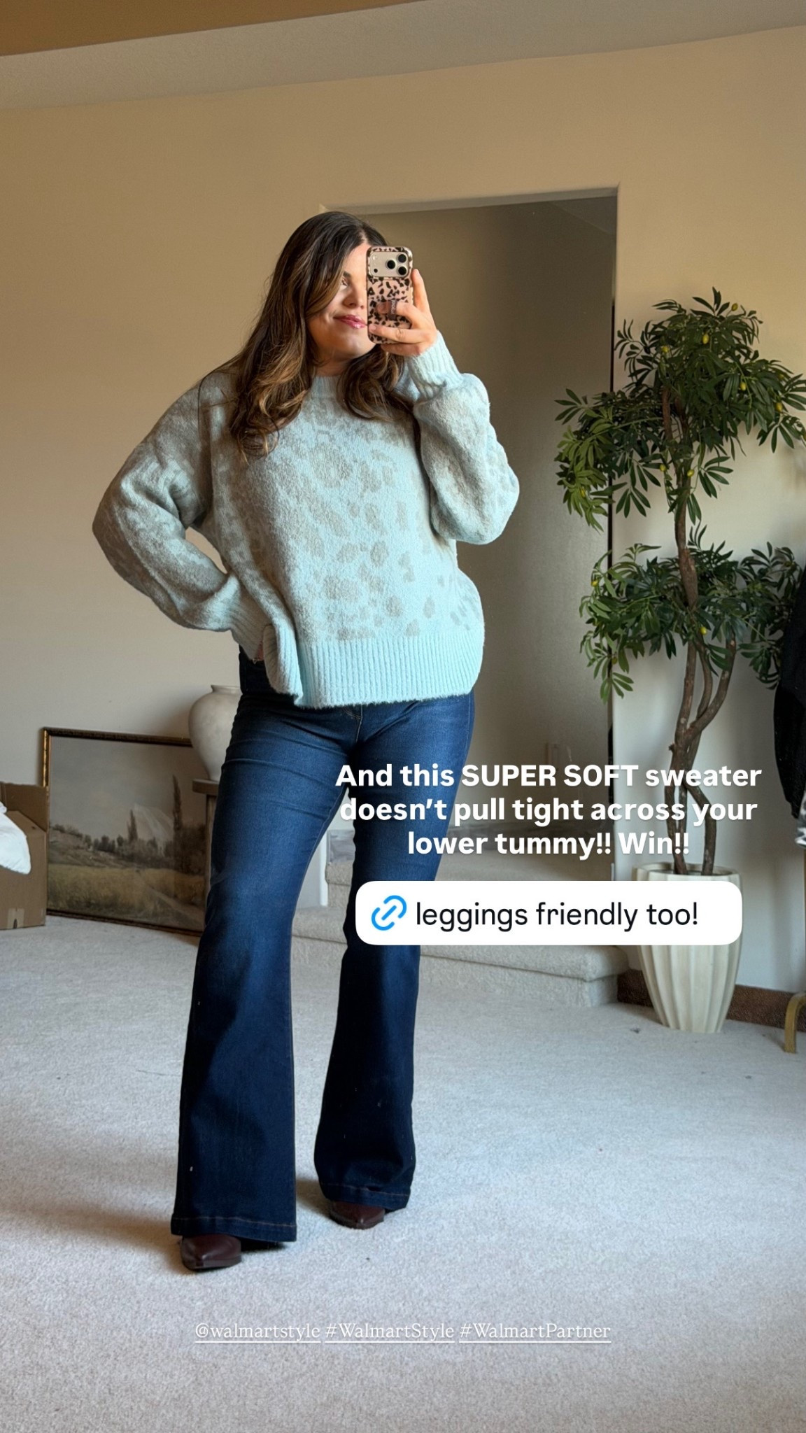 Another super soft sweater that’s leggings friendly and doesn’t pull tight across your tummy!!