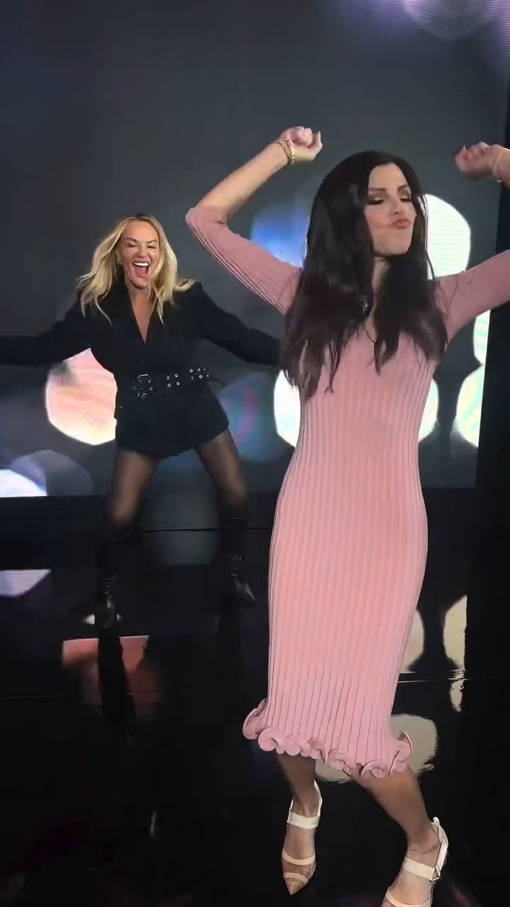 Heather ² + BravoCon = ICONIC 💃🏻💃🏻💃🏻

This Fendi midi dress? Also iconic!

#LTKootd