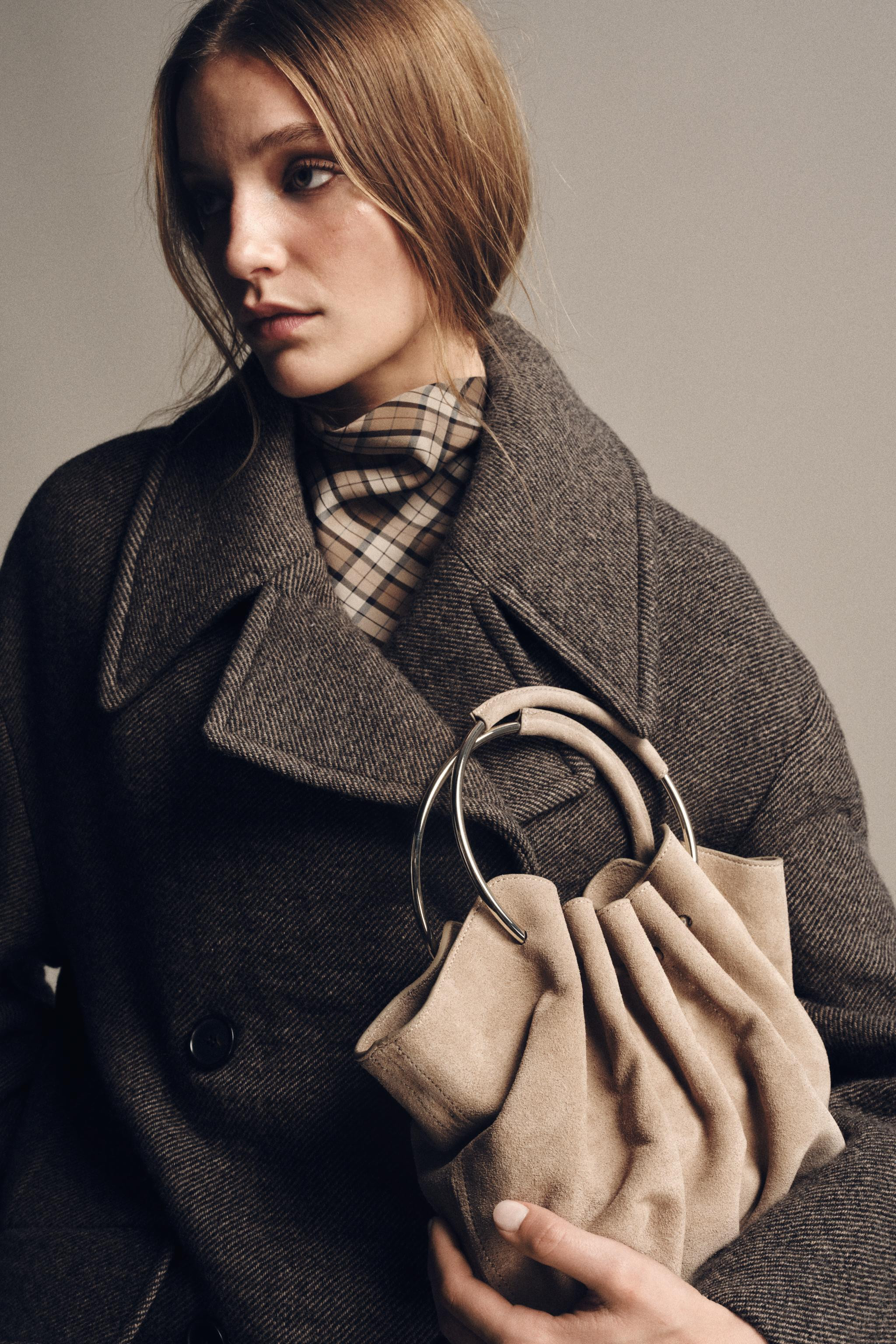 RIGID HANDLE SPLIT LEATHER BUCKET BAG | Zara US