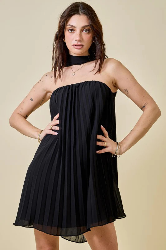 Pretty Girl Pleated Sleeveless Mini Dress M / Black | The Collection TX 