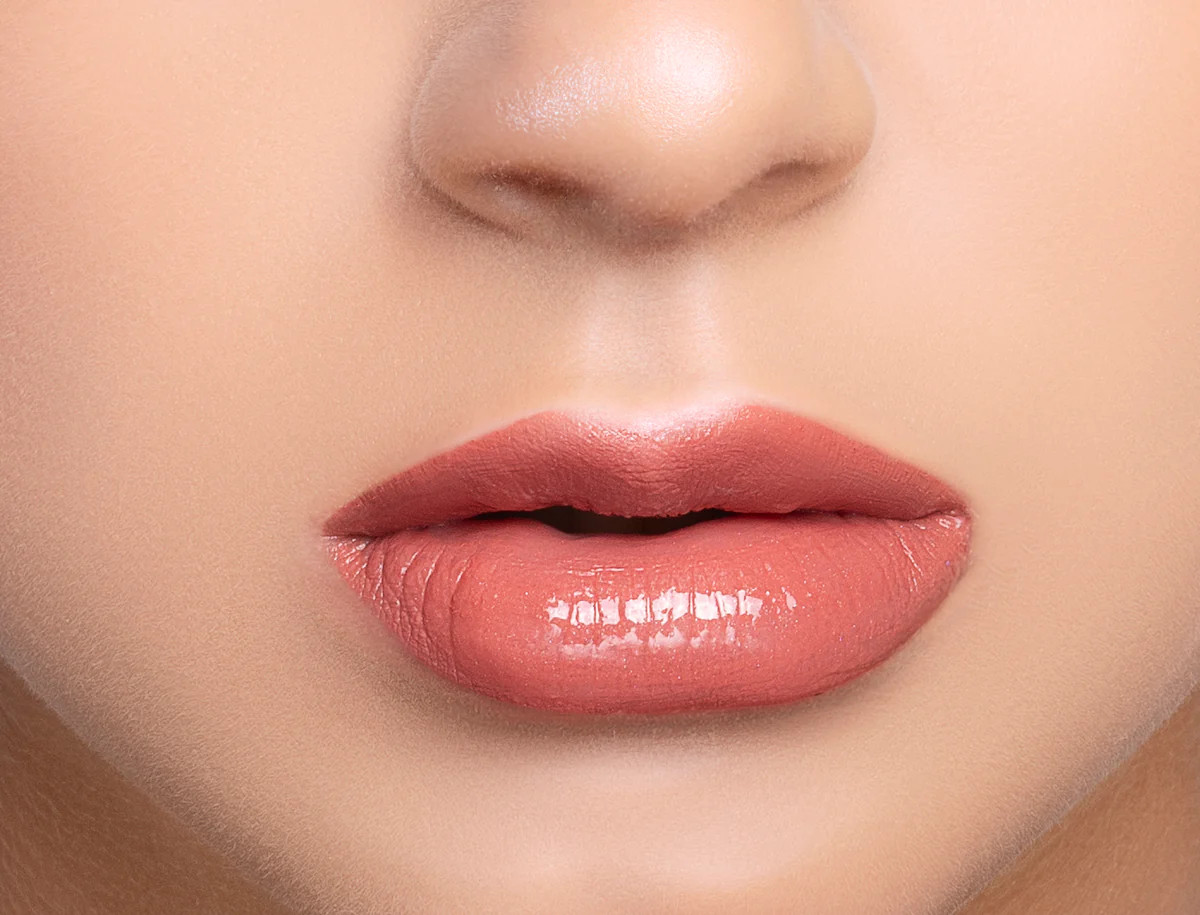 GOLDSAND SHINE LIPSTICK | VivienneHu Beauty