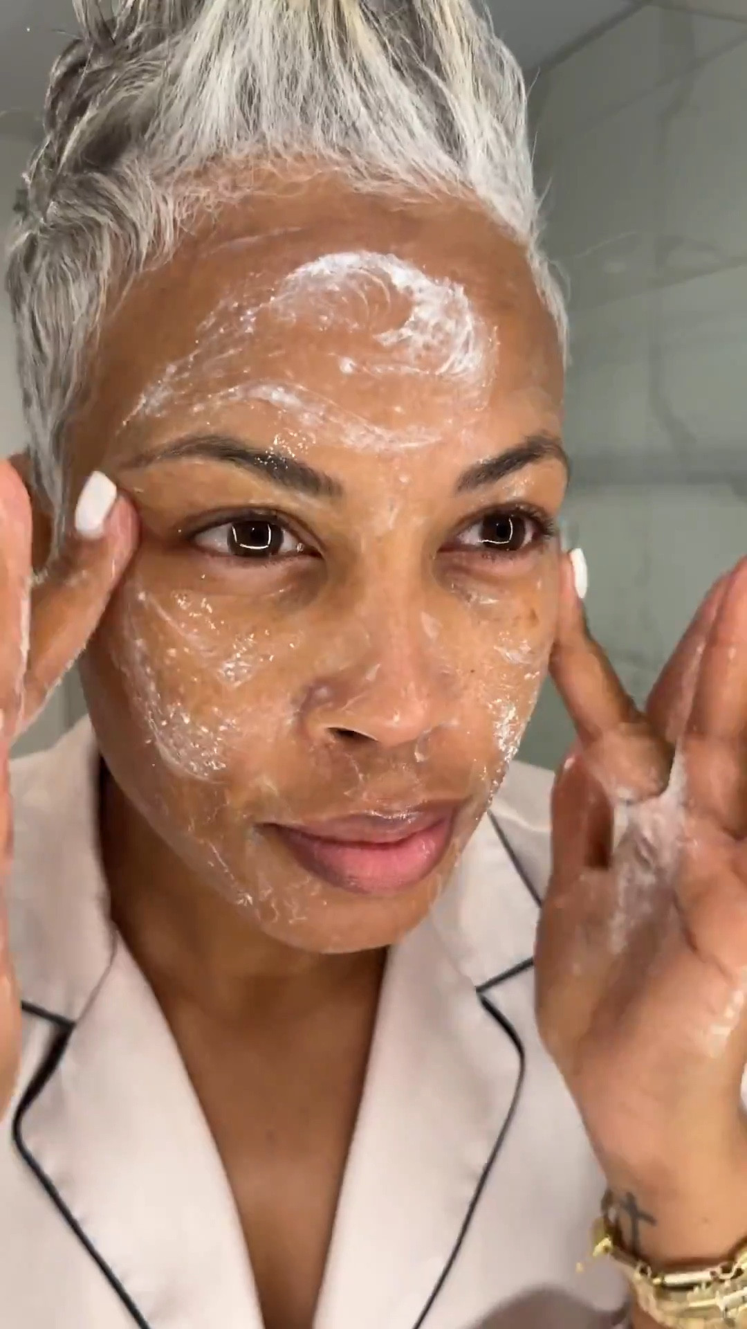 Falling in love with this skin✨

Get a lot of questions about my skincare routine, so here’s some of my favorites!

+ Cleanser & @dermalogica Exfoliating powder (I just learned you should mix the two 🥴)
+ Ice under my eyes an around the puffy areas - to help with inflammation 
+ @drunkelephant vitamin c moisturizing serum 
+ eyedrops from @visine
+ 👀 brush them teeth!! (mix a lil water with the baking soda 🤫) 
+ @peach&lily velvet boost smoothing cream
+ sunscreen from @fentybeauty
+ @olehenresken banana under eye cream

…annnnd I think that’s it! 😫😂

#skincare #skincareroutine #radiantglow #flyageless #silverstrands #midlife #silversistas #stylereel #explorepage #ootd #hydratedskin #winterstyle #midlife #skinessentials #skinroutine

#LTKOver40 #LTKGiftGuide #LTKBeauty